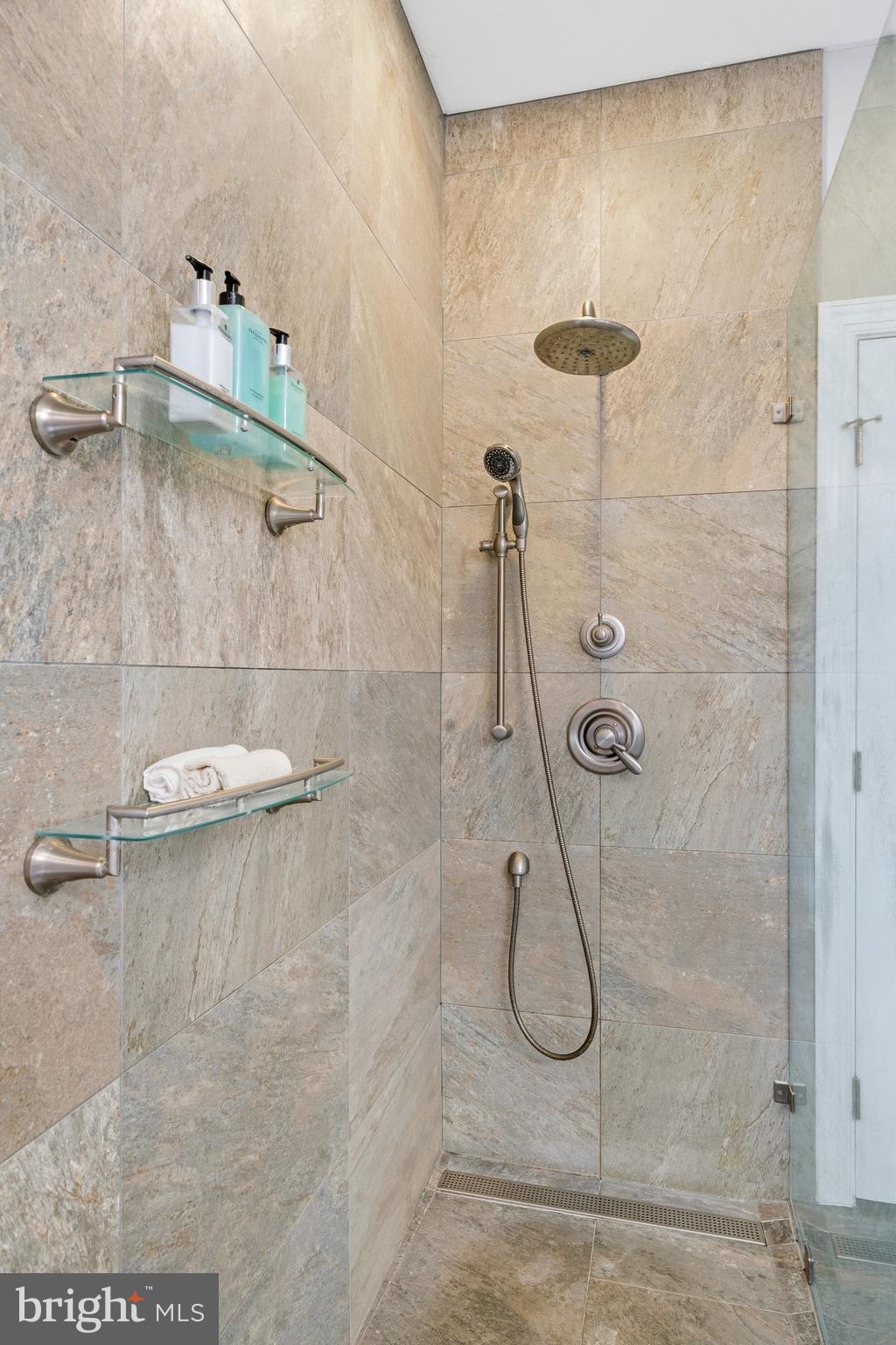 OAKLAND FARM - Residential