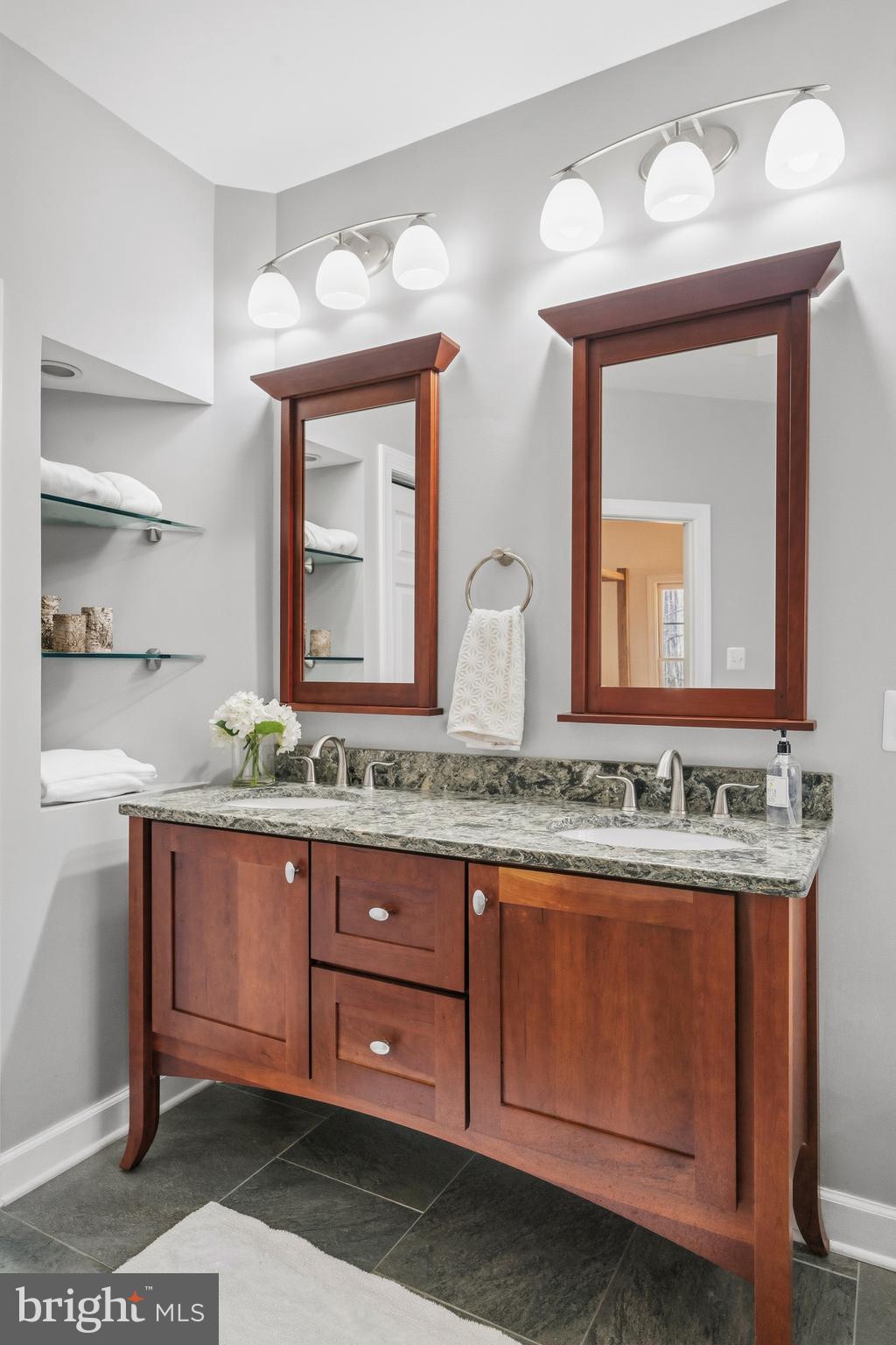 OAKLAND FARM - Residential