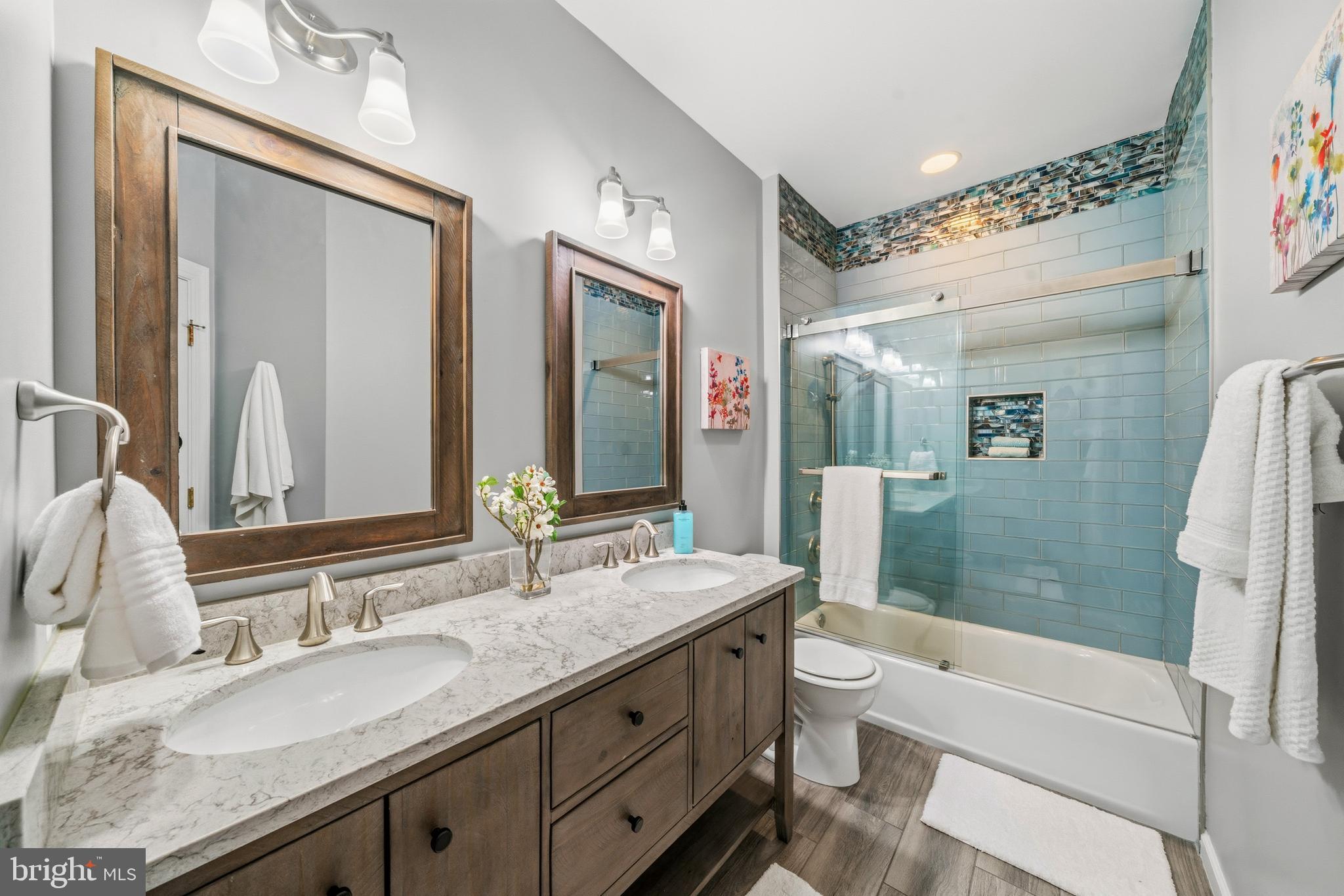 OAKLAND FARM - Residential