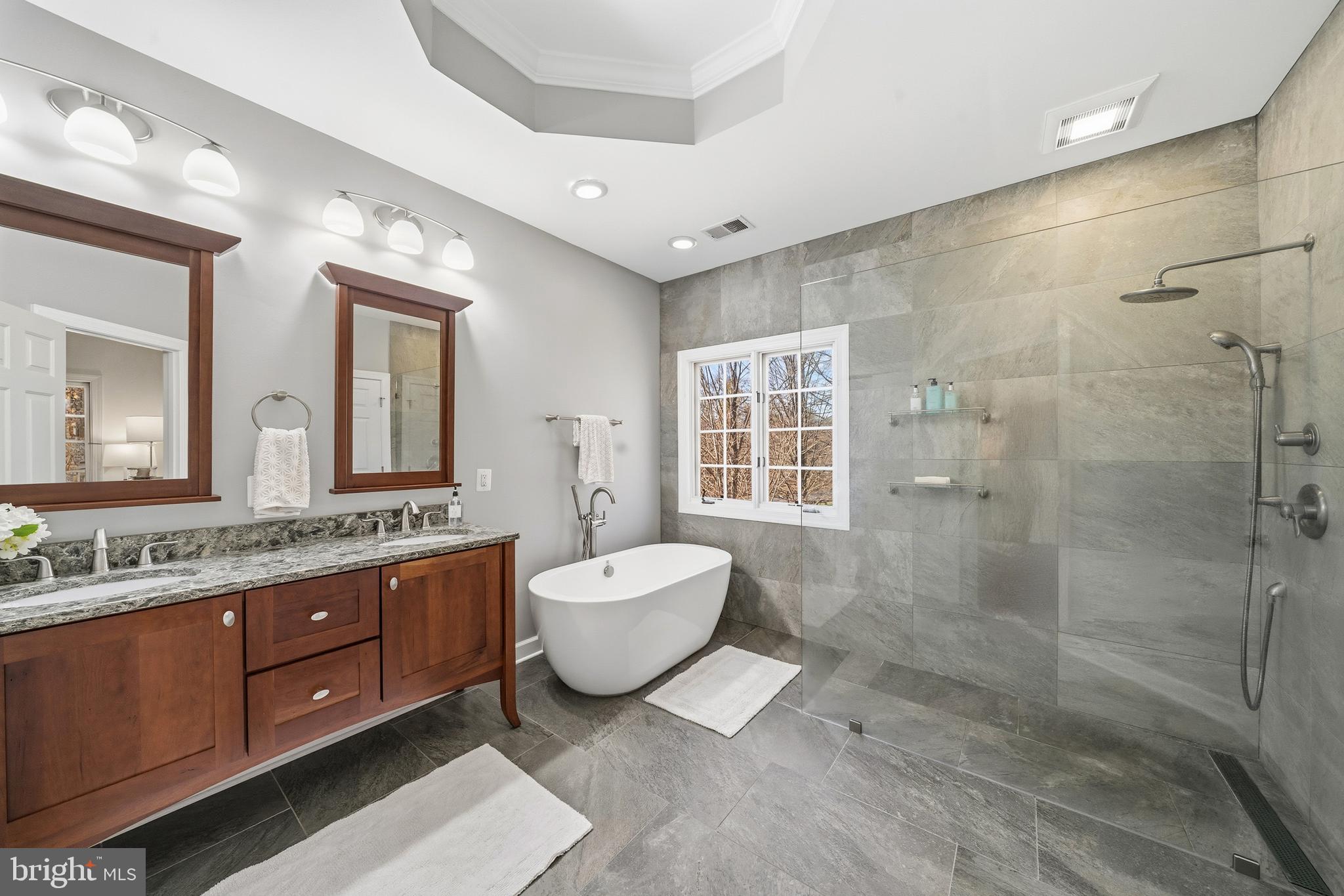 OAKLAND FARM - Residential