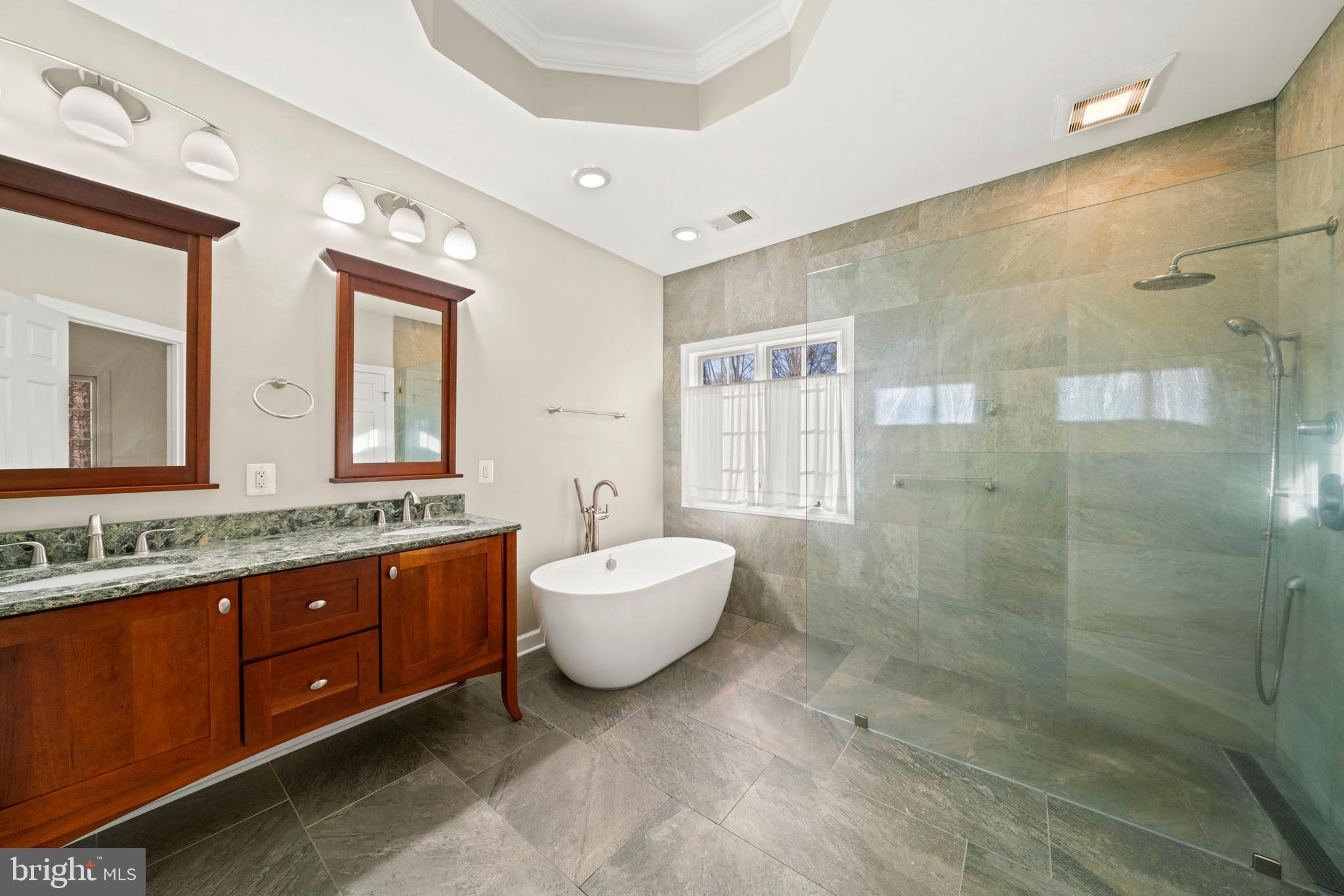 OAKLAND FARM - Residential