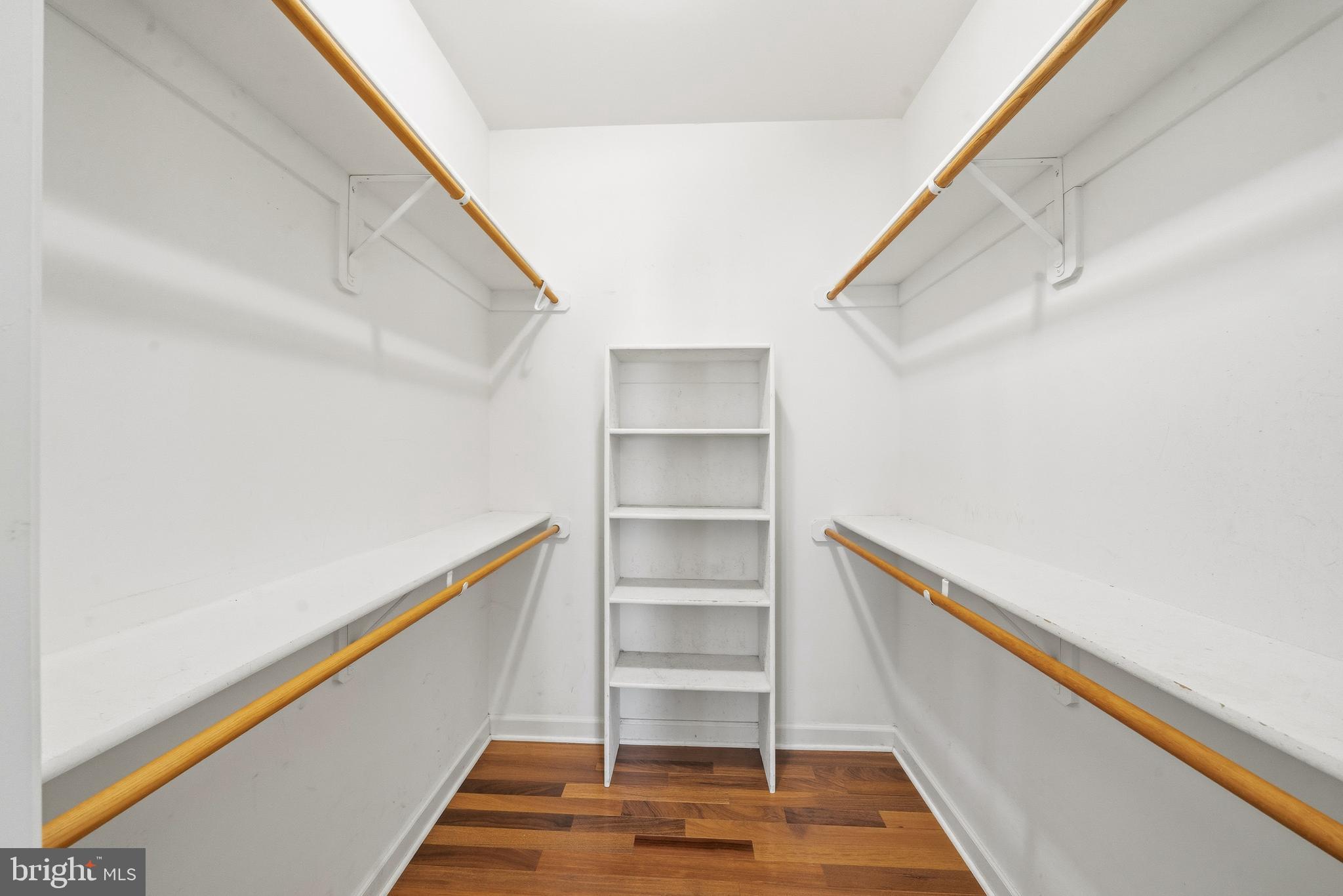 OAKLAND FARM - Residential