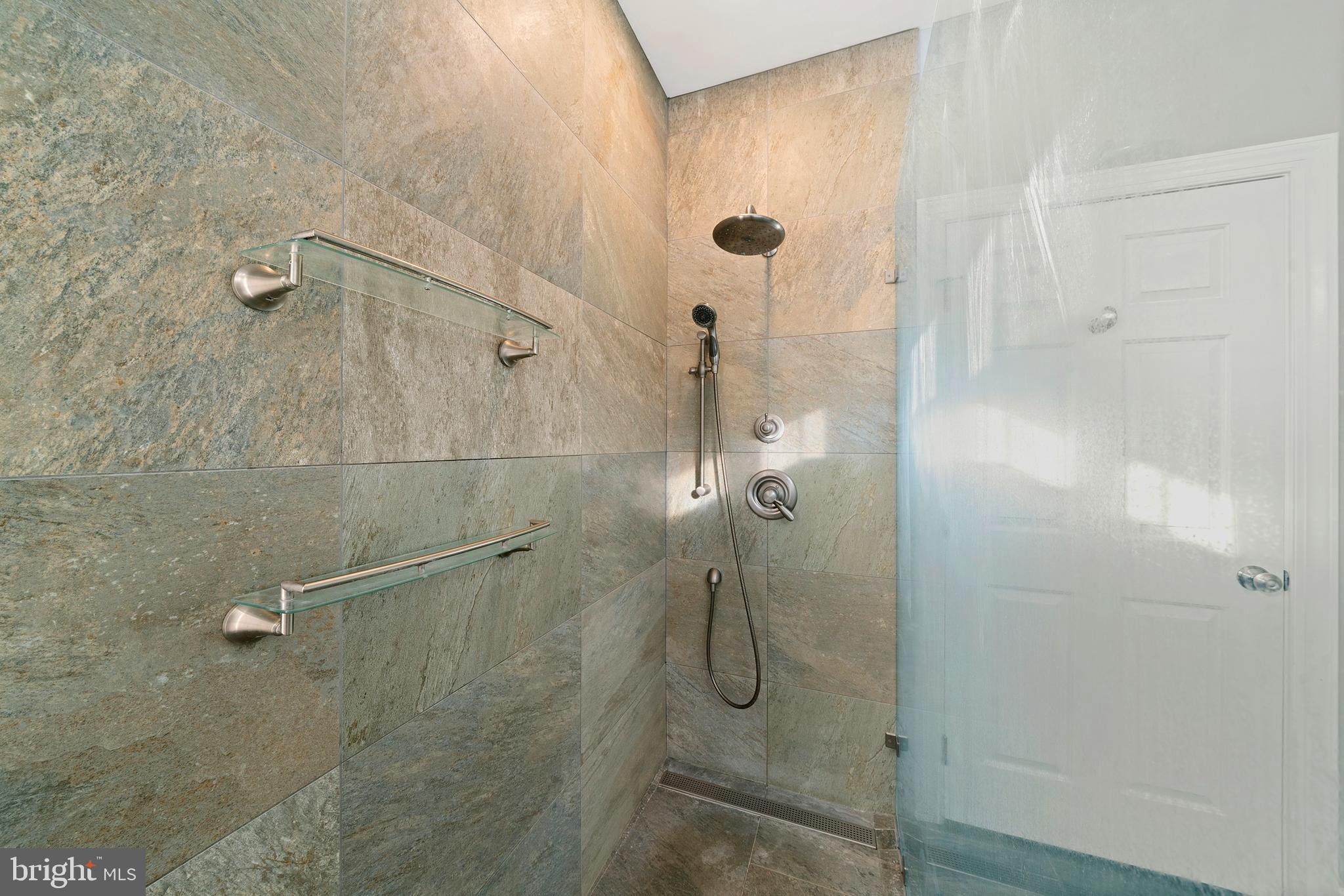 OAKLAND FARM - Residential