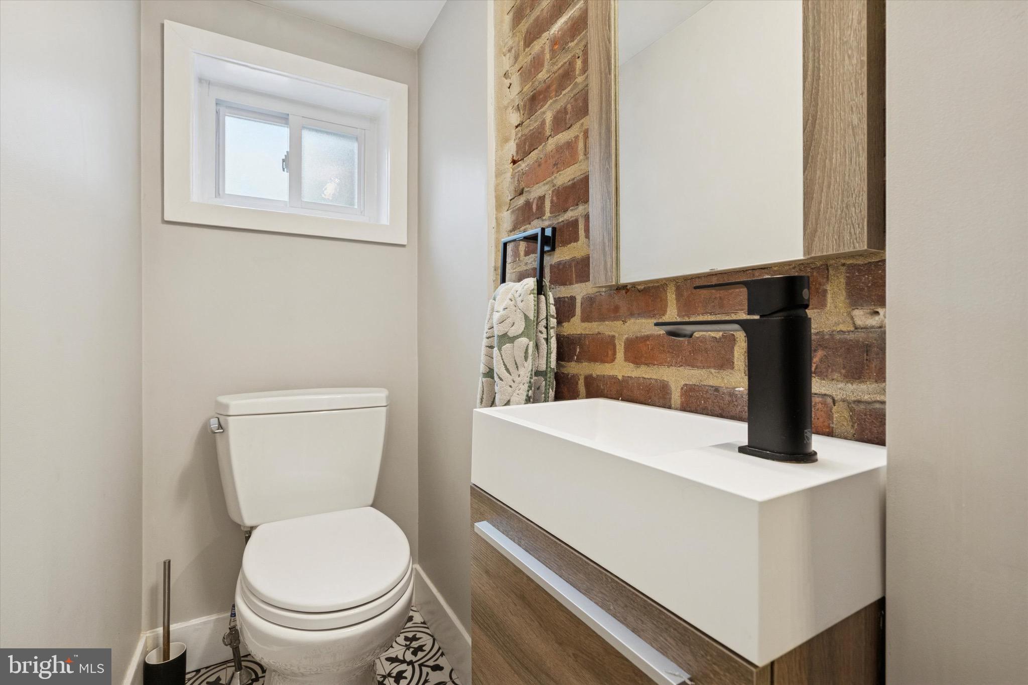 PASSYUNK SQUARE - Residential Lease