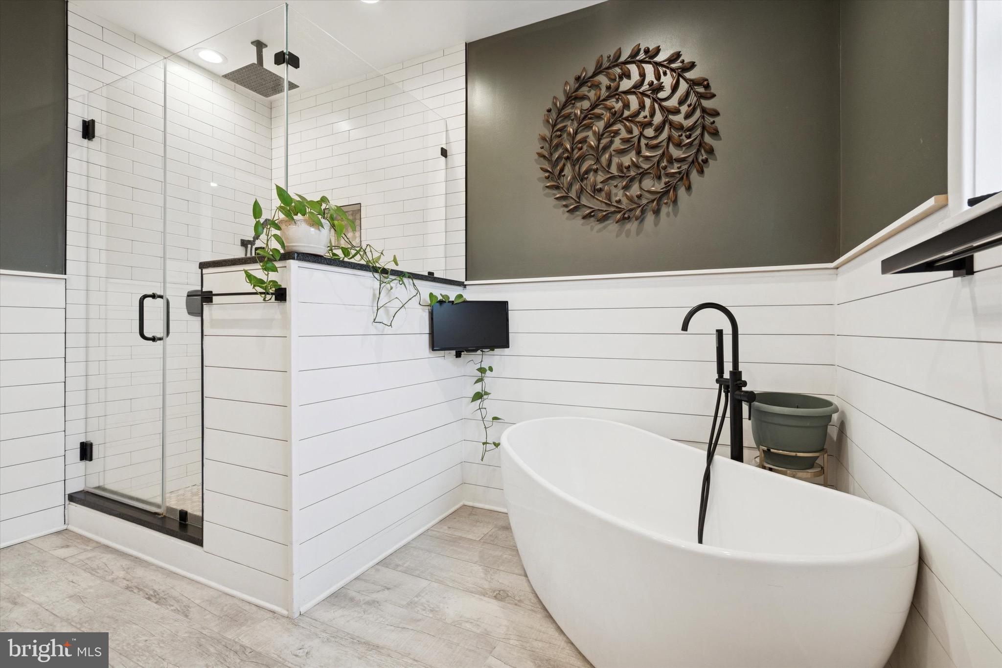 PASSYUNK SQUARE - Residential Lease