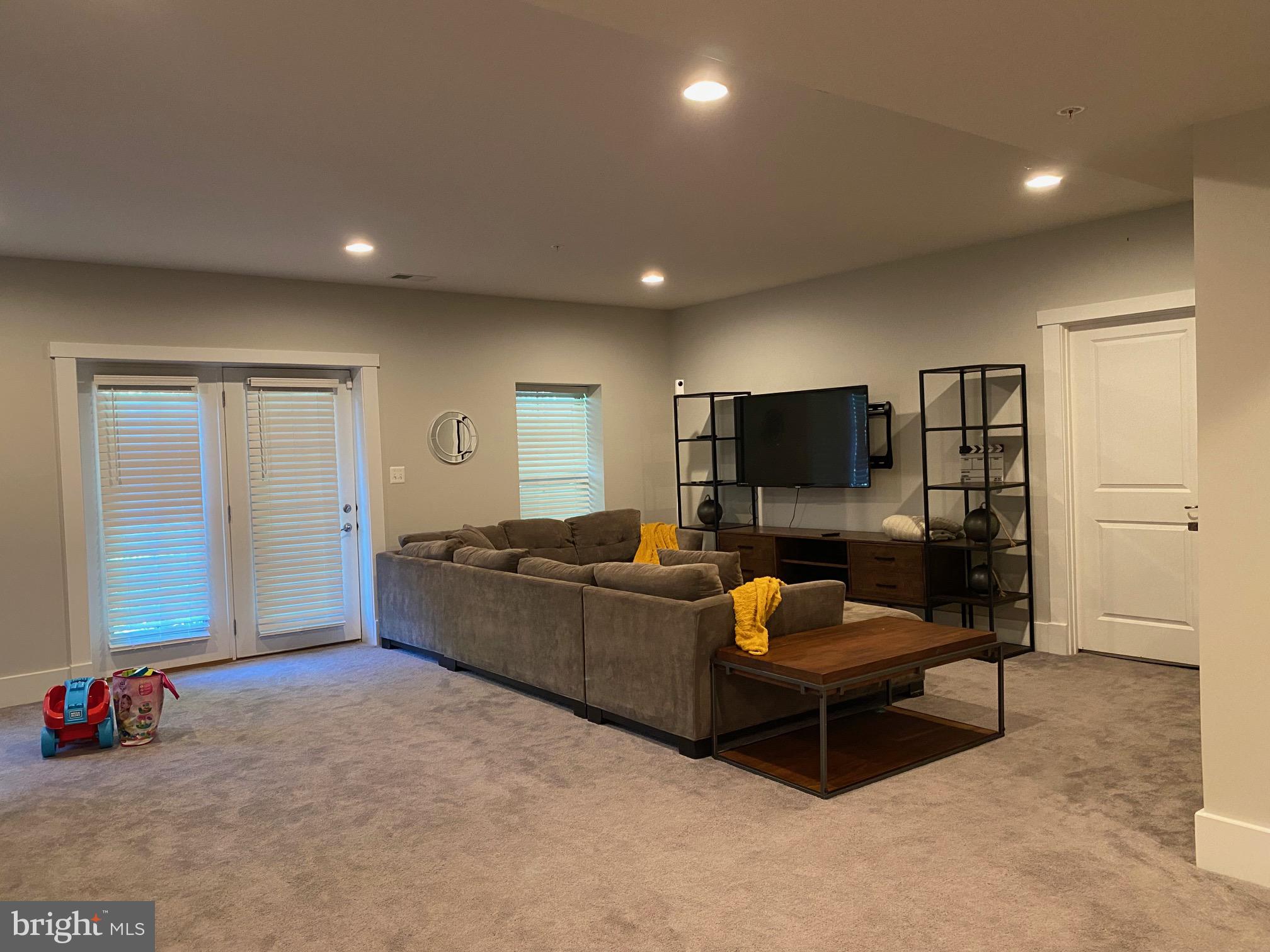 POTOMAC SHORES - Residential Lease