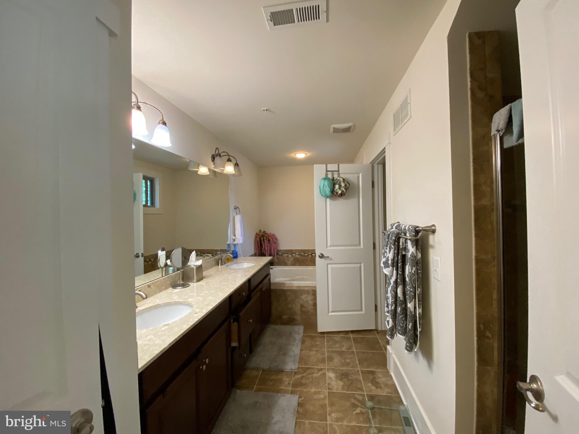 POTOMAC SHORES - Residential Lease