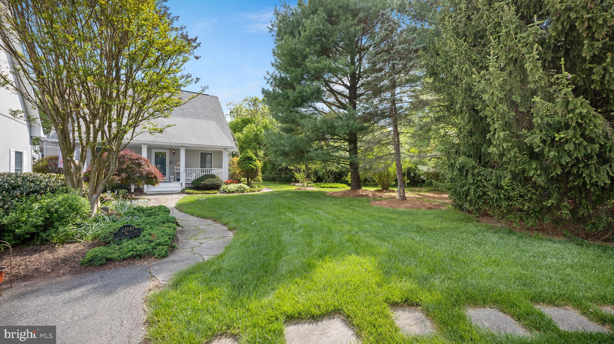 POOLESVILLE OUTSIDE - Residential