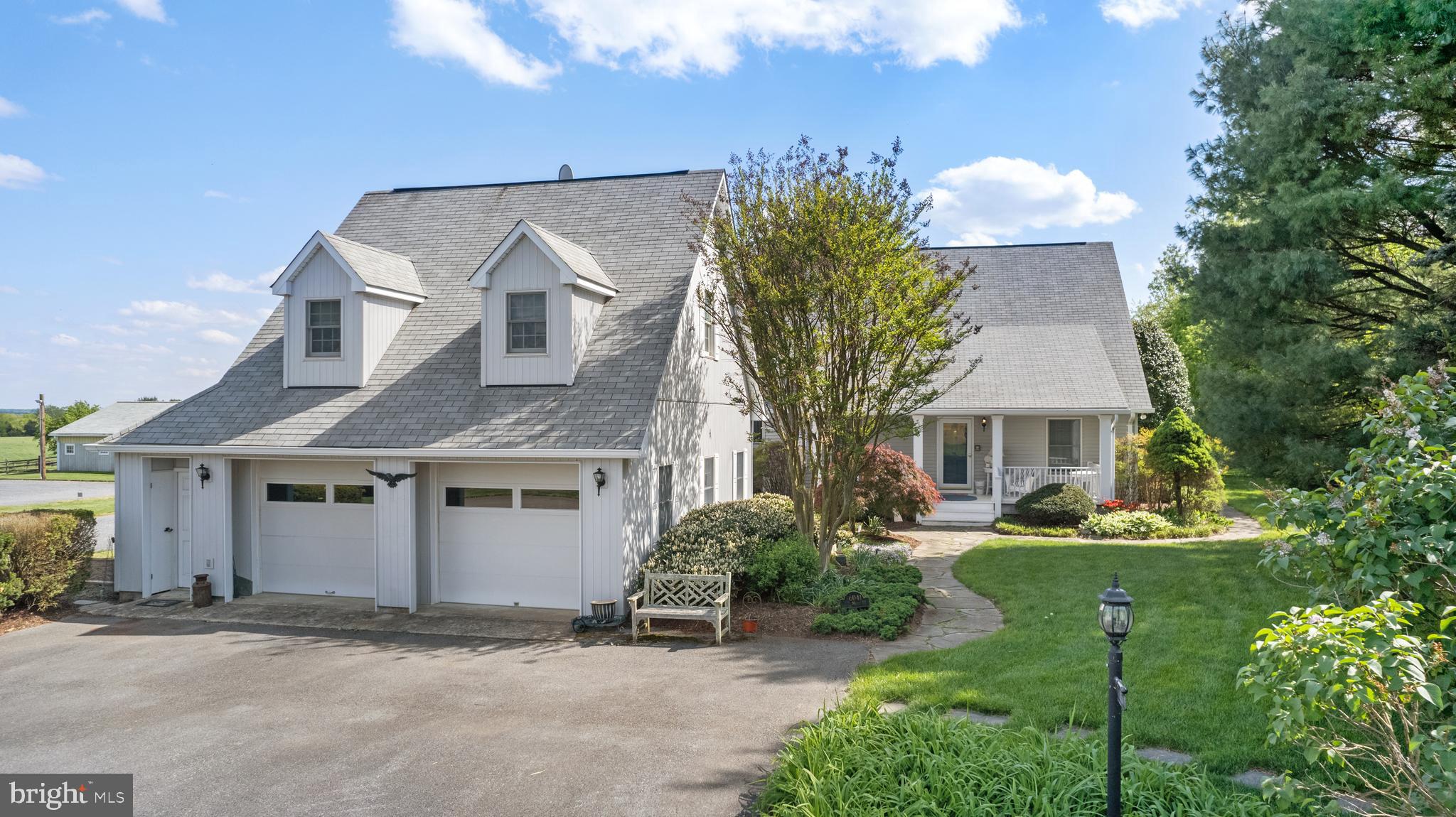 POOLESVILLE OUTSIDE - Residential