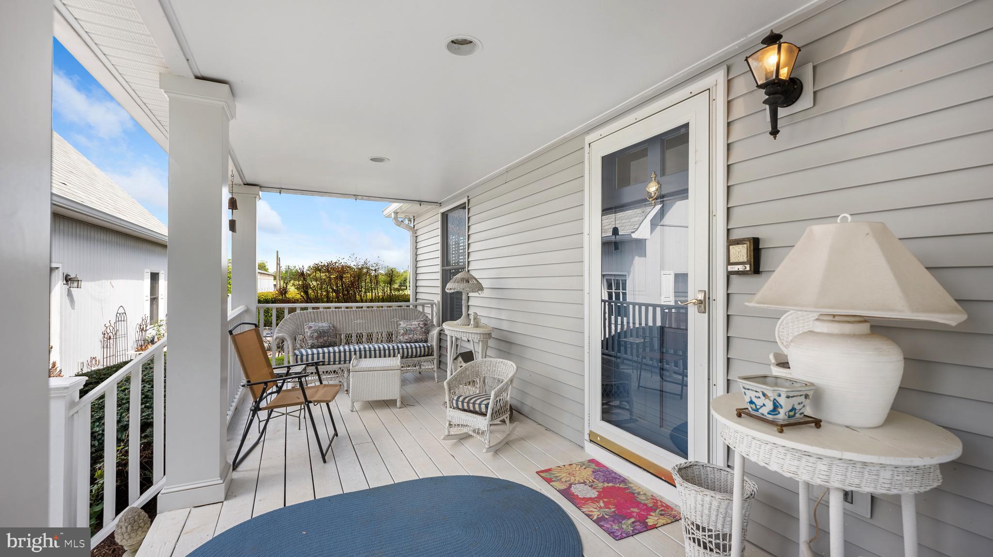 POOLESVILLE OUTSIDE - Residential