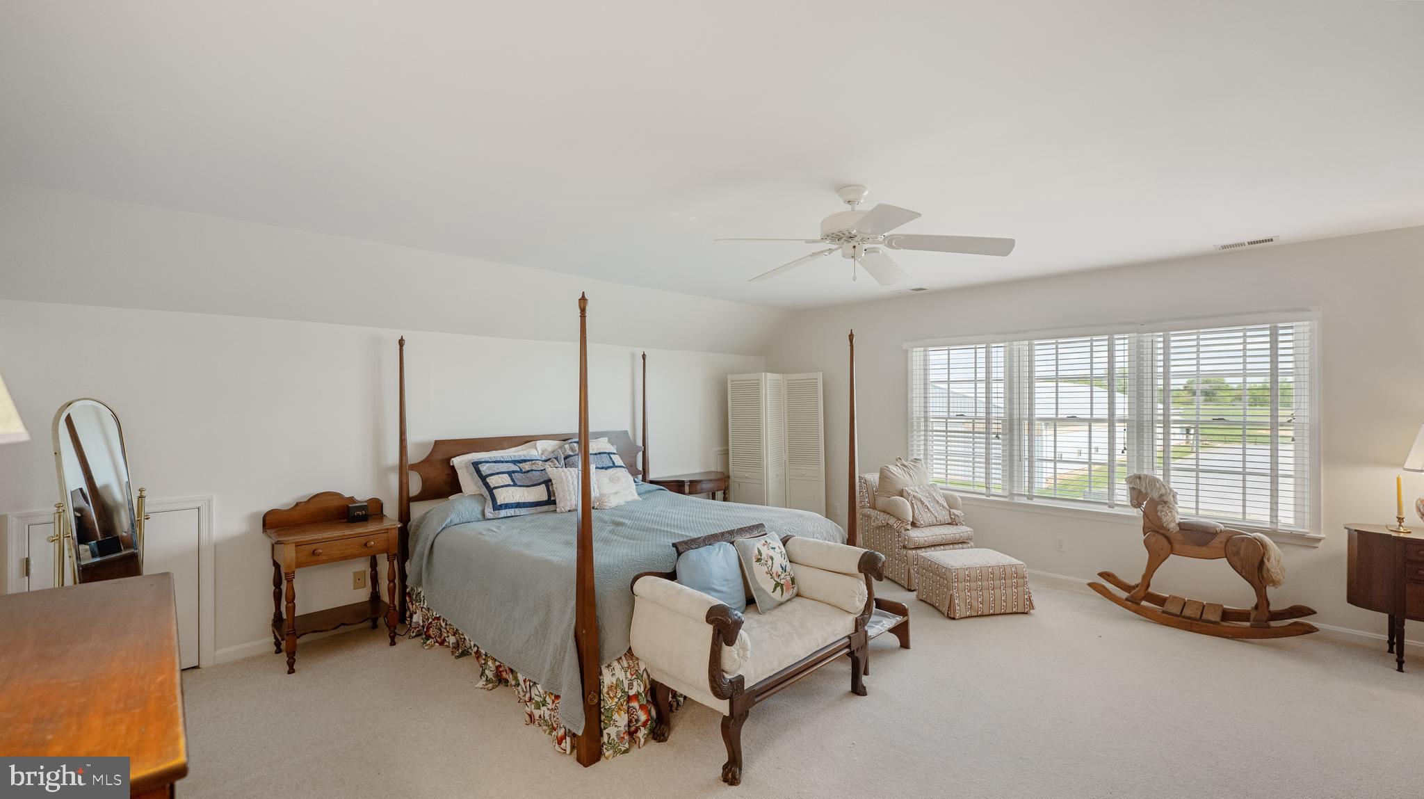 POOLESVILLE OUTSIDE - Residential