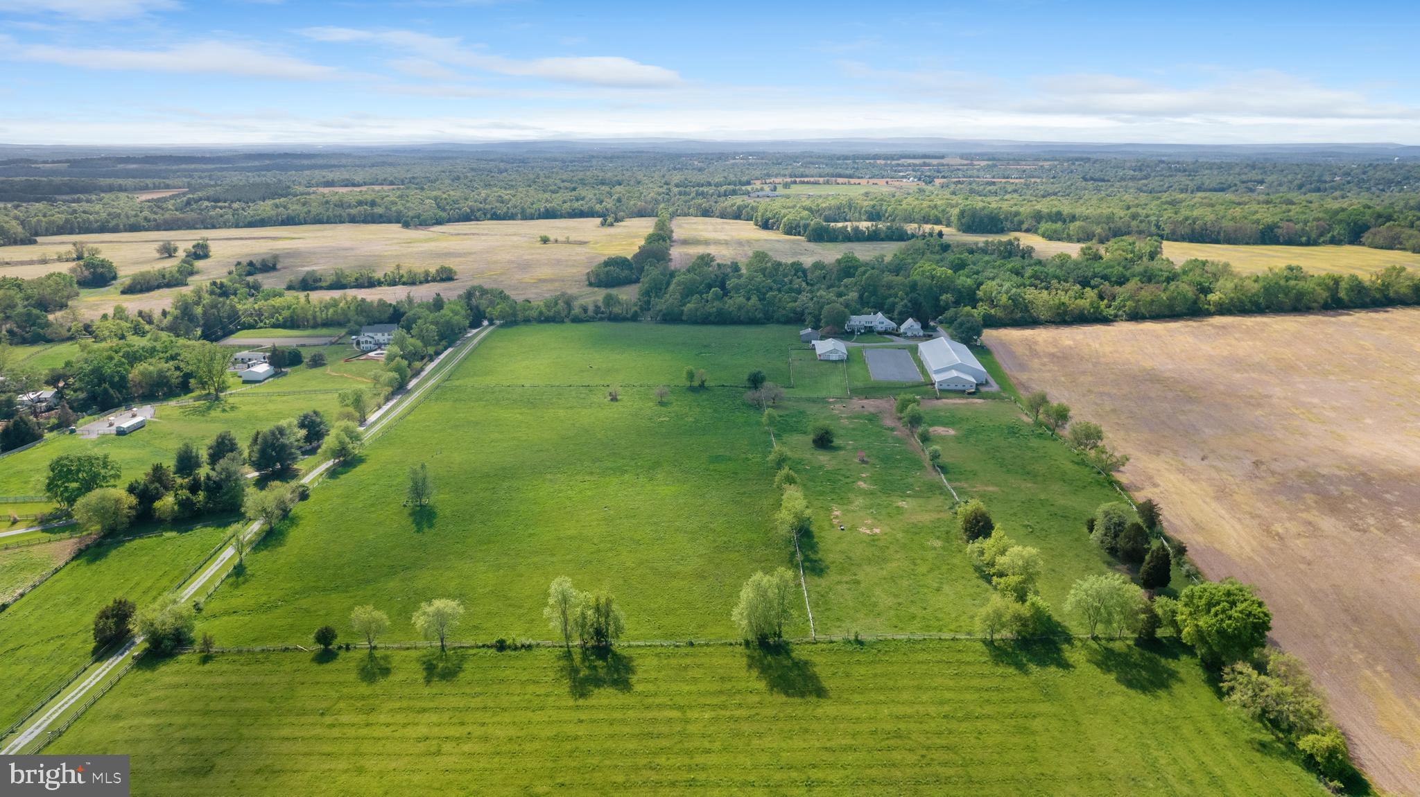POOLESVILLE OUTSIDE - Residential