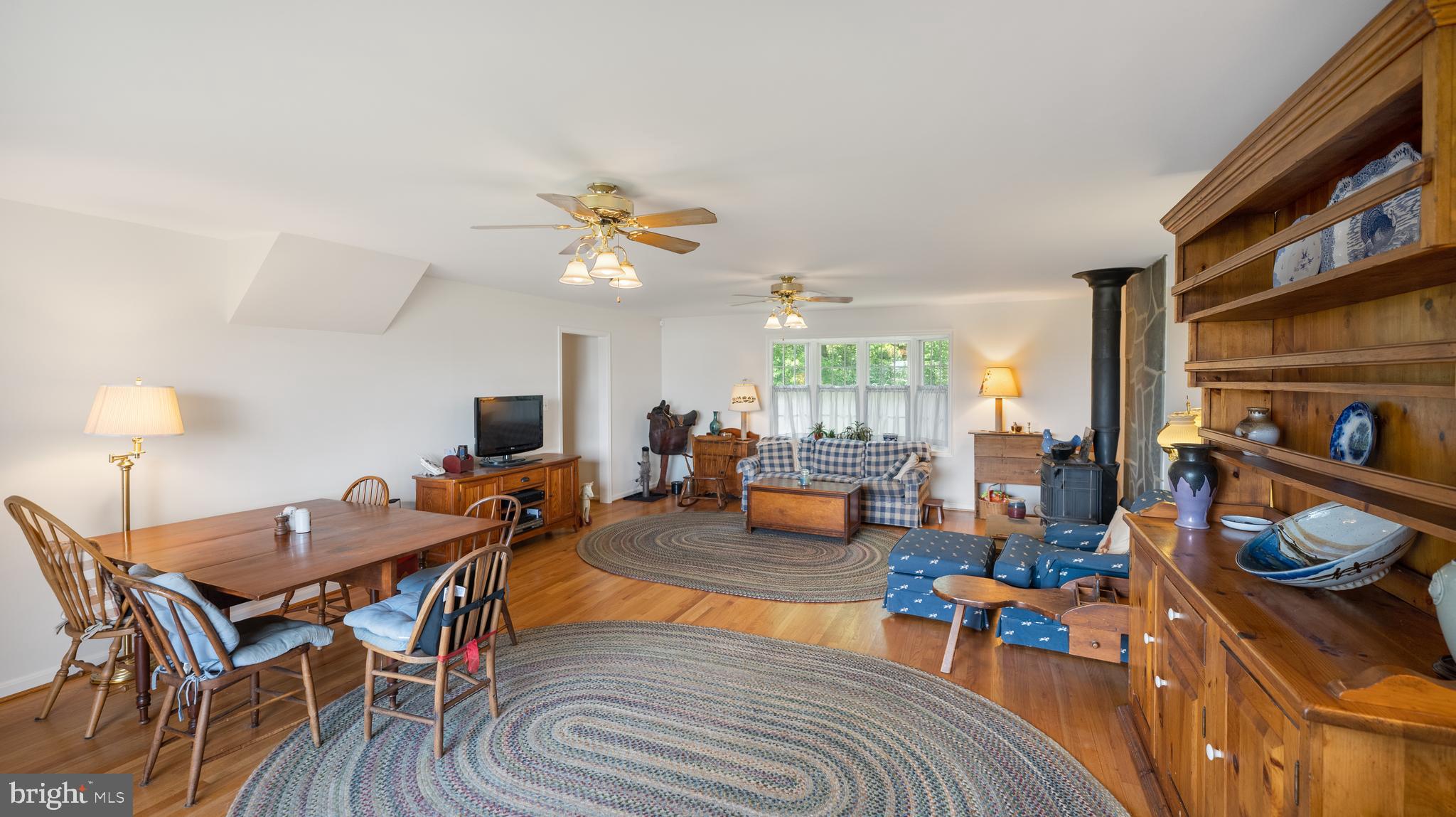 POOLESVILLE OUTSIDE - Residential