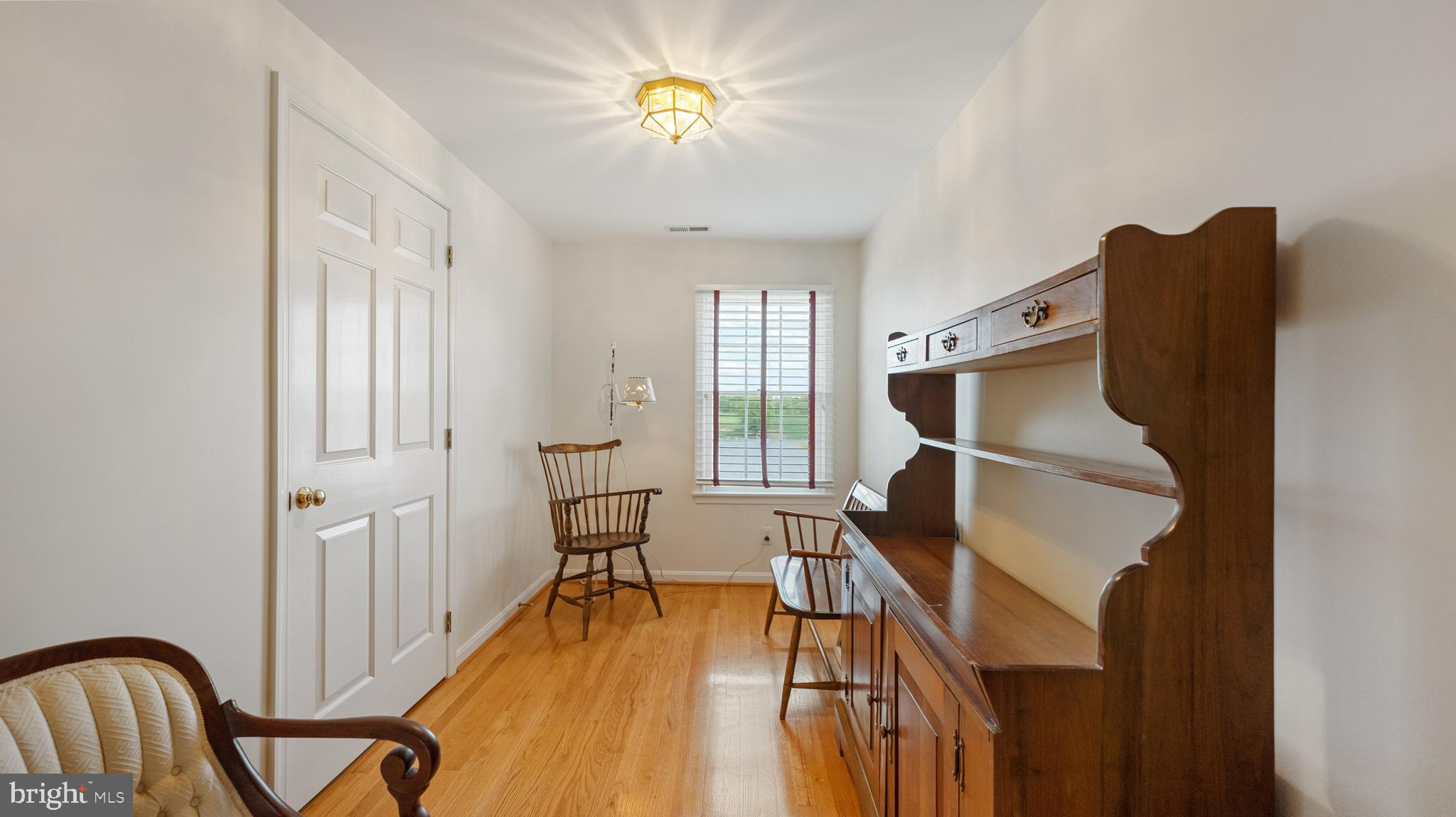 POOLESVILLE OUTSIDE - Residential