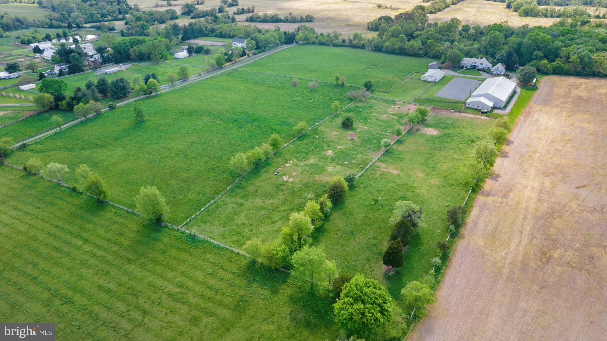 POOLESVILLE OUTSIDE - Residential
