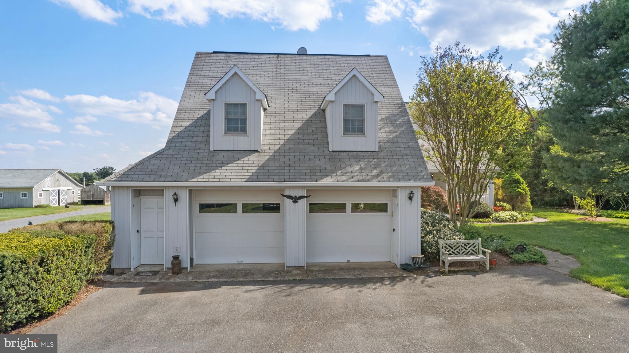 POOLESVILLE OUTSIDE - Residential