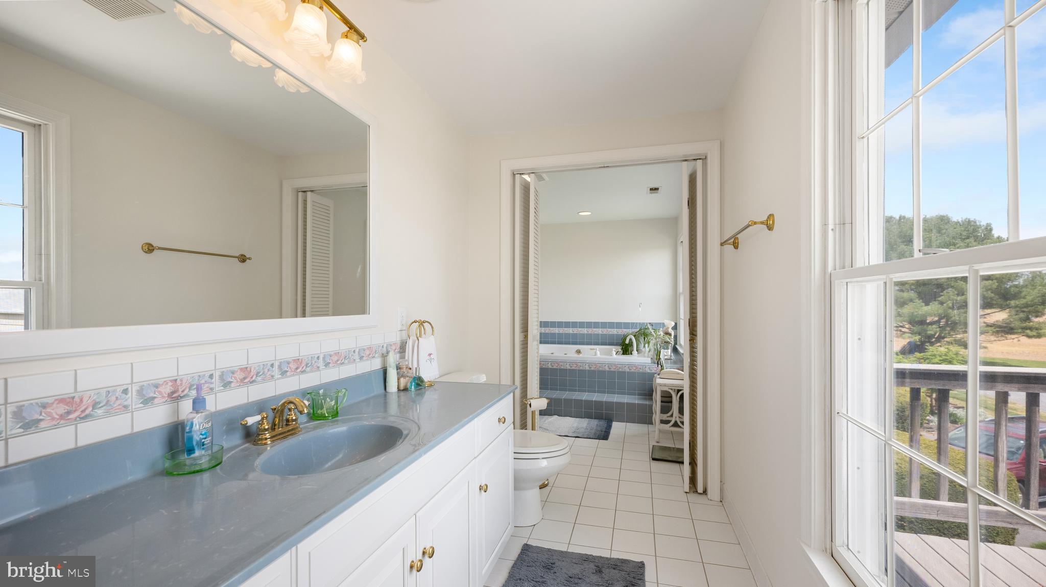 POOLESVILLE OUTSIDE - Residential