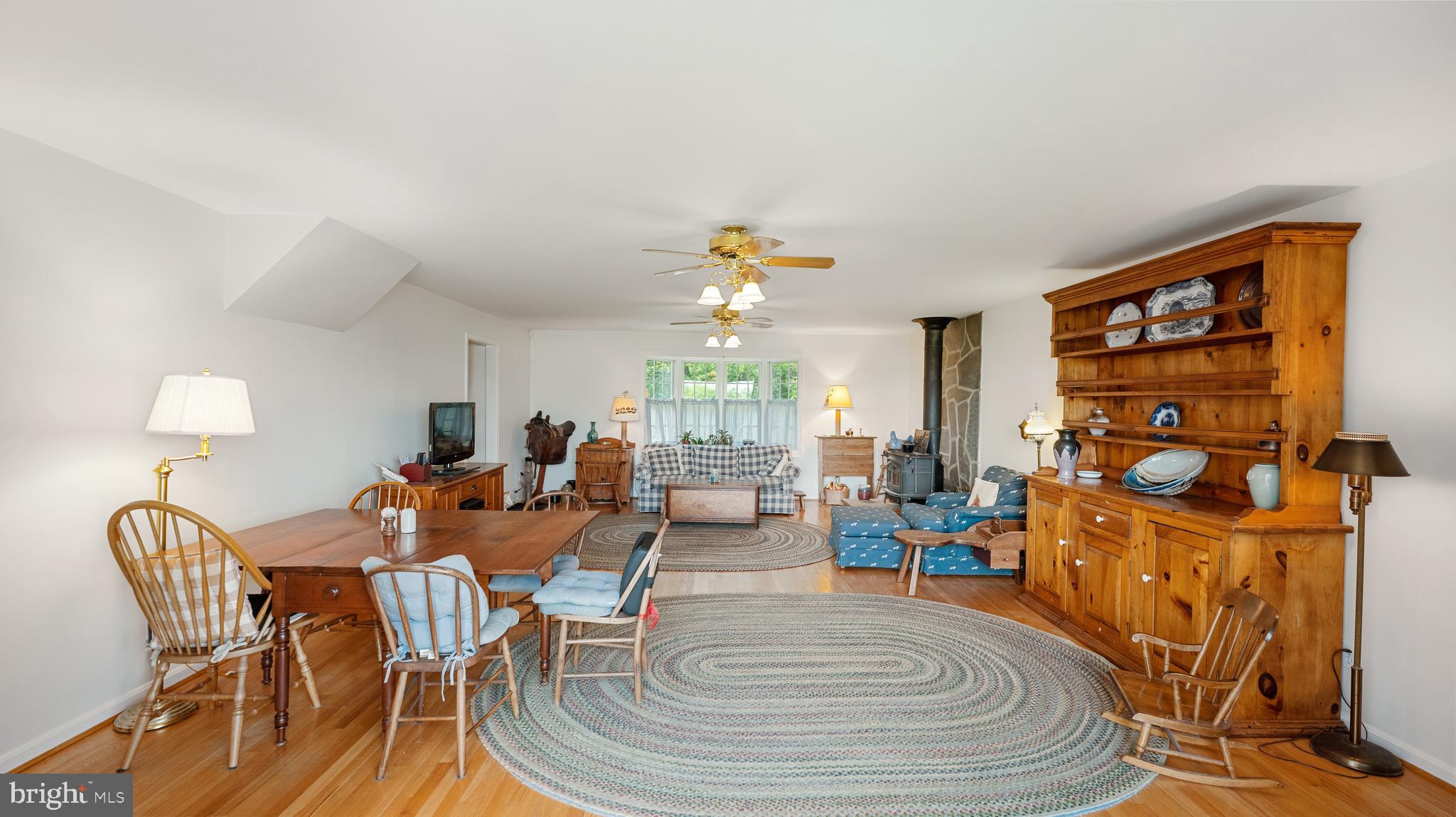 POOLESVILLE OUTSIDE - Residential