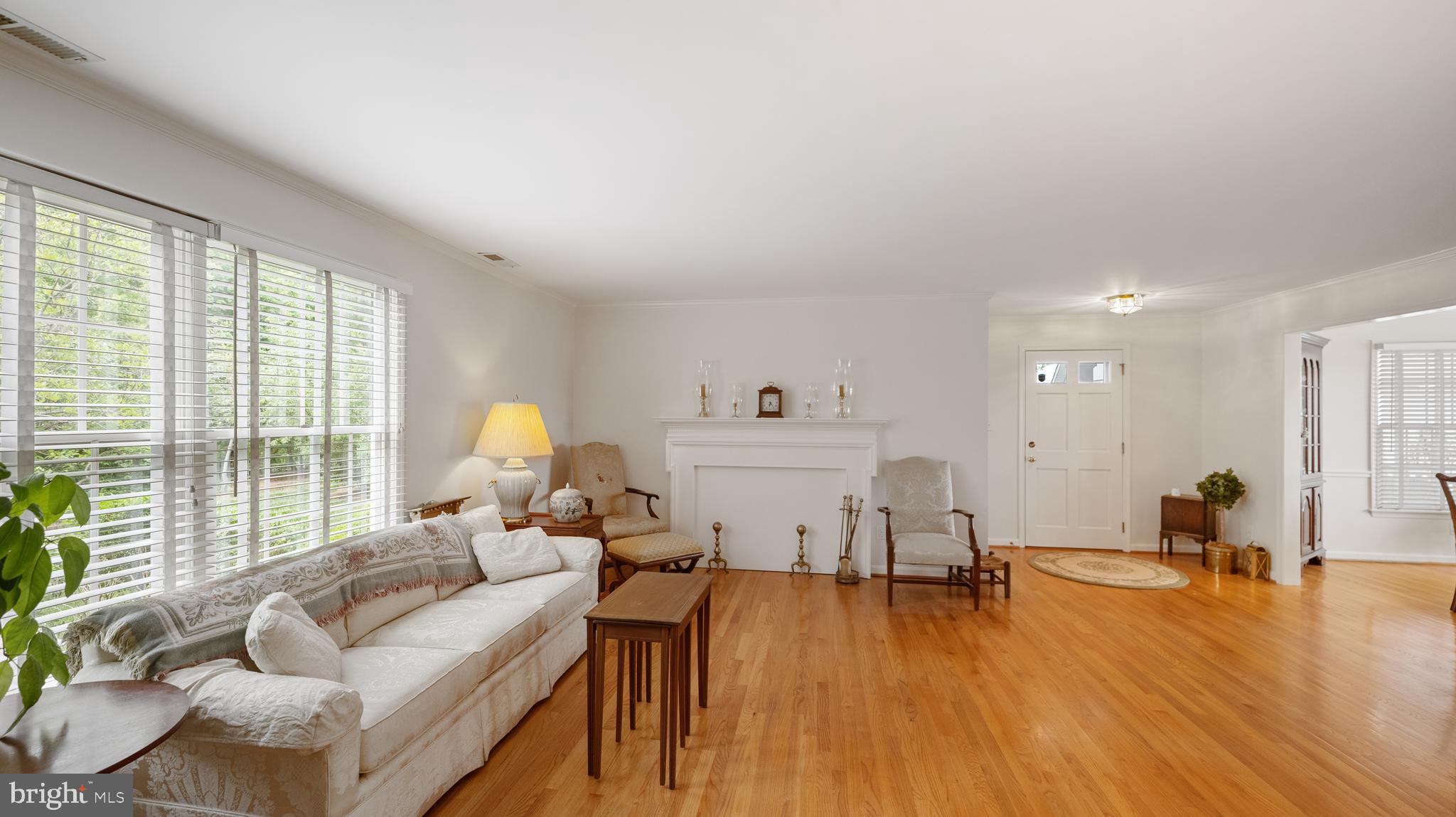 POOLESVILLE OUTSIDE - Residential