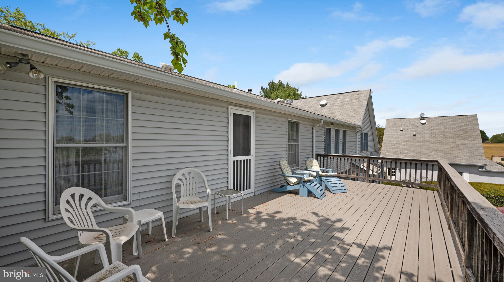 POOLESVILLE OUTSIDE - Residential