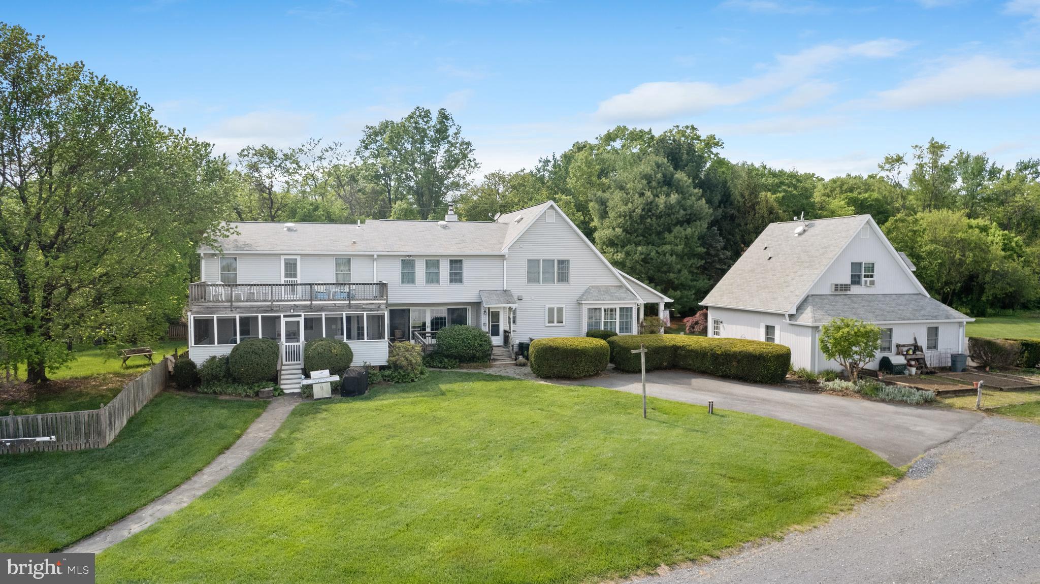 POOLESVILLE OUTSIDE - Residential