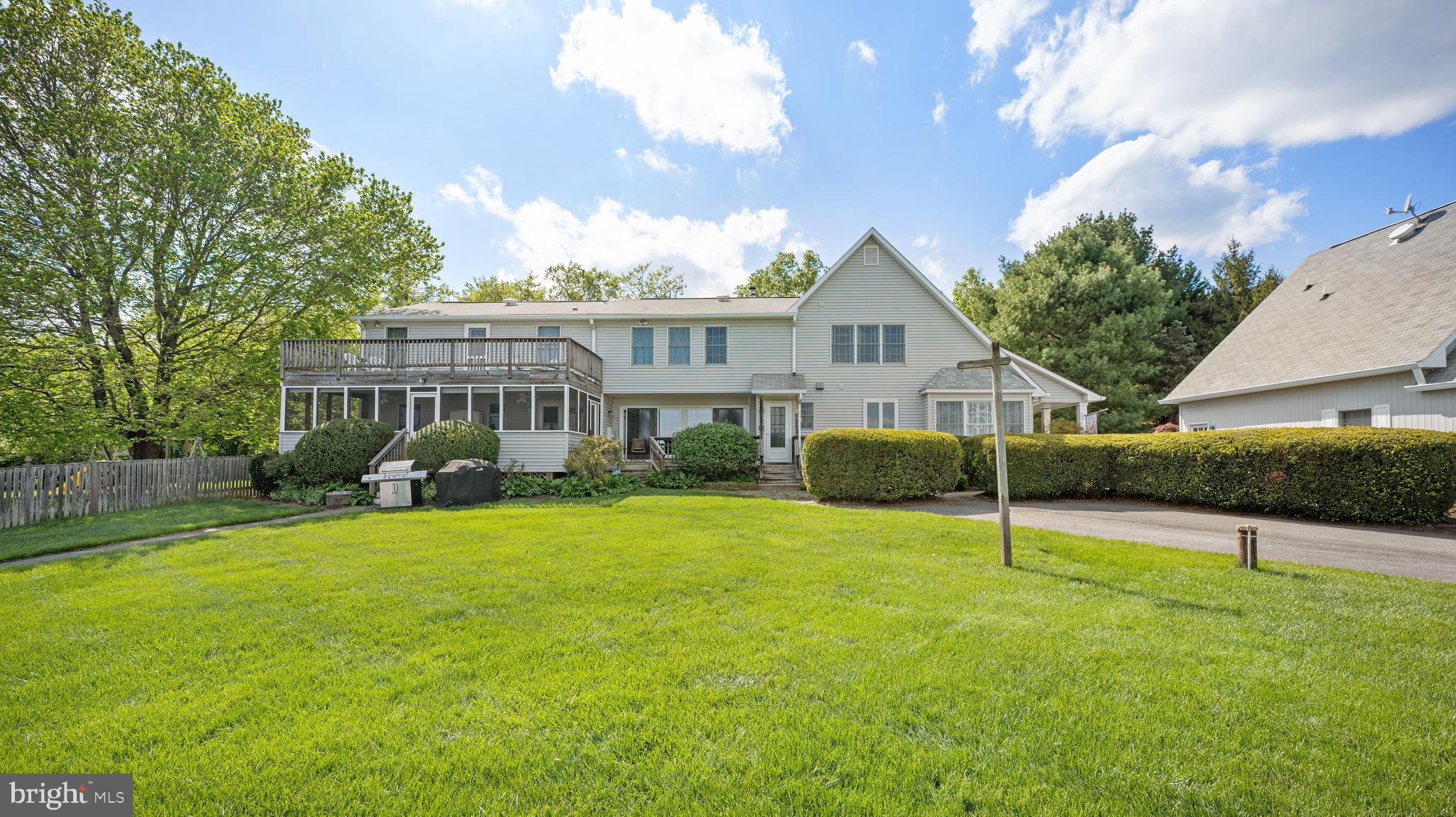 POOLESVILLE OUTSIDE - Residential