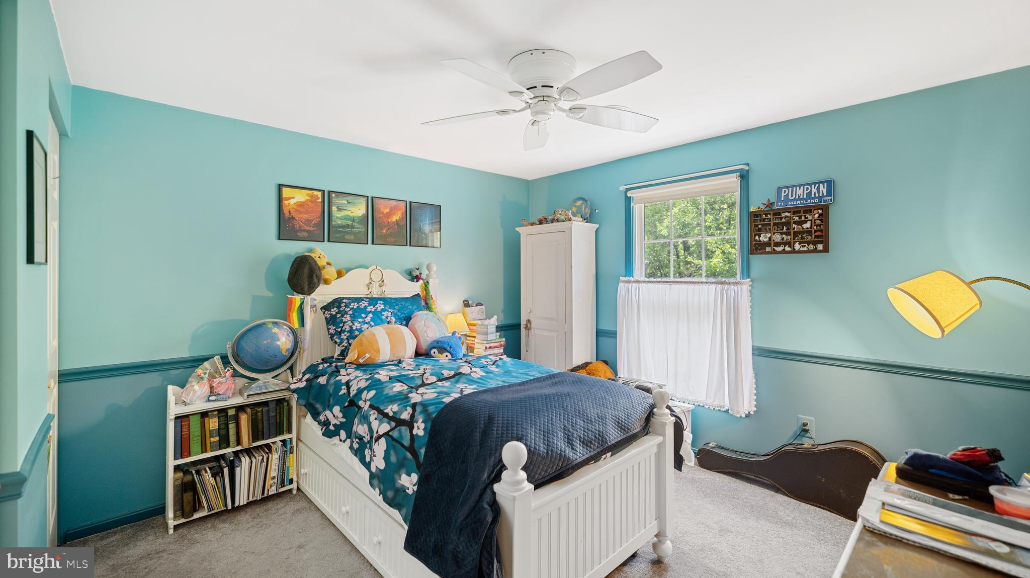 POOLESVILLE OUTSIDE - Residential