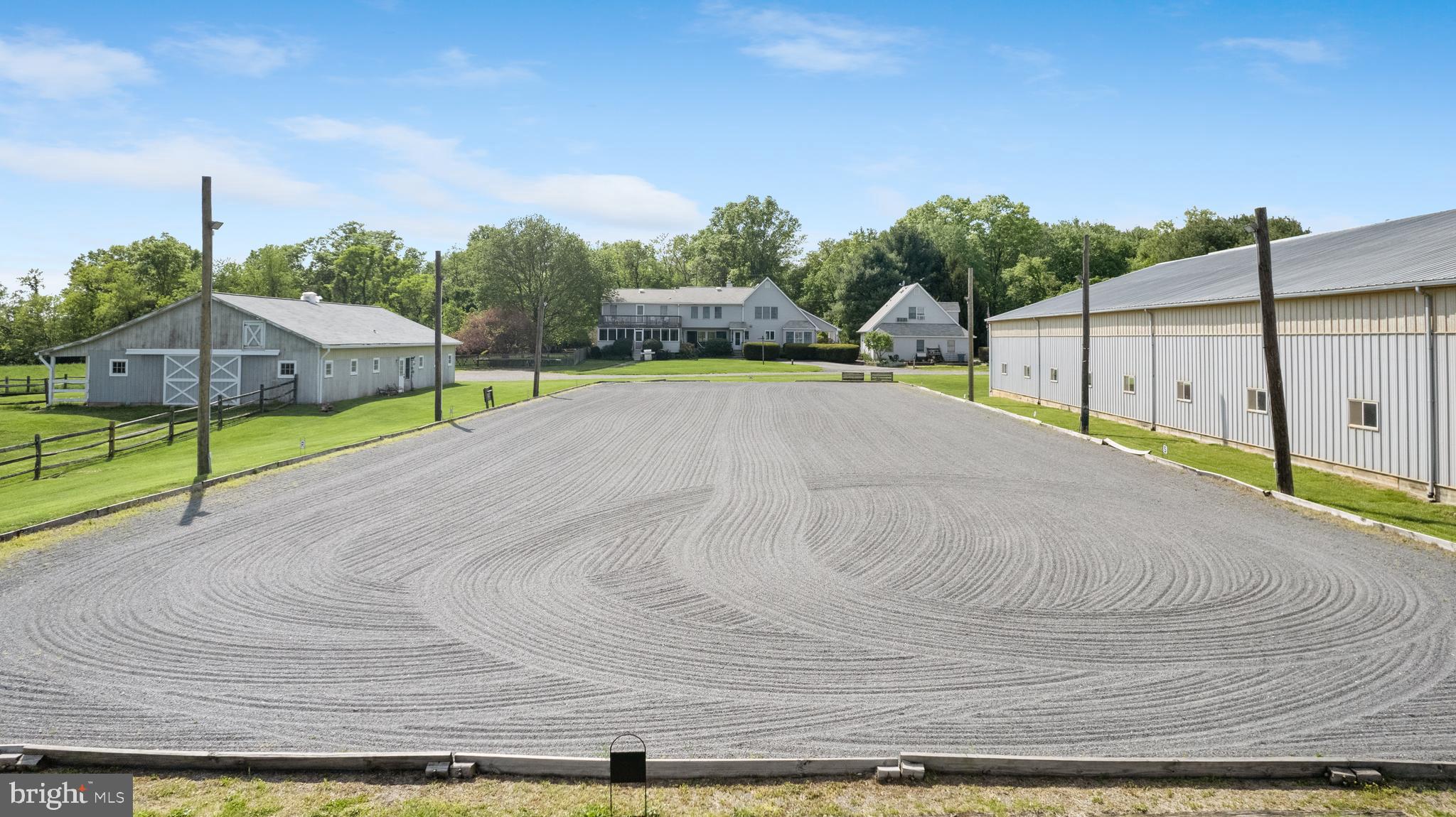 POOLESVILLE OUTSIDE - Residential