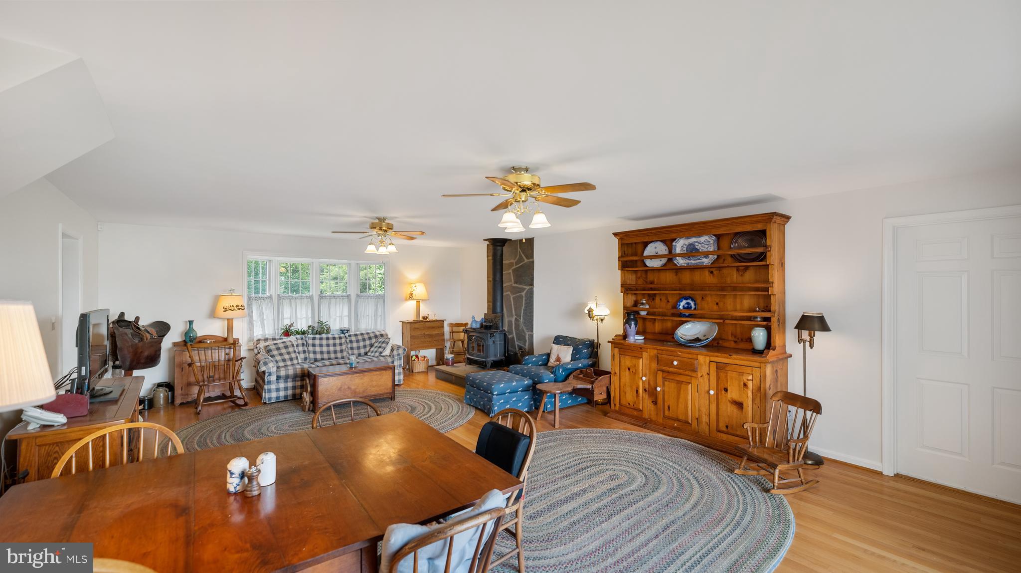 POOLESVILLE OUTSIDE - Residential