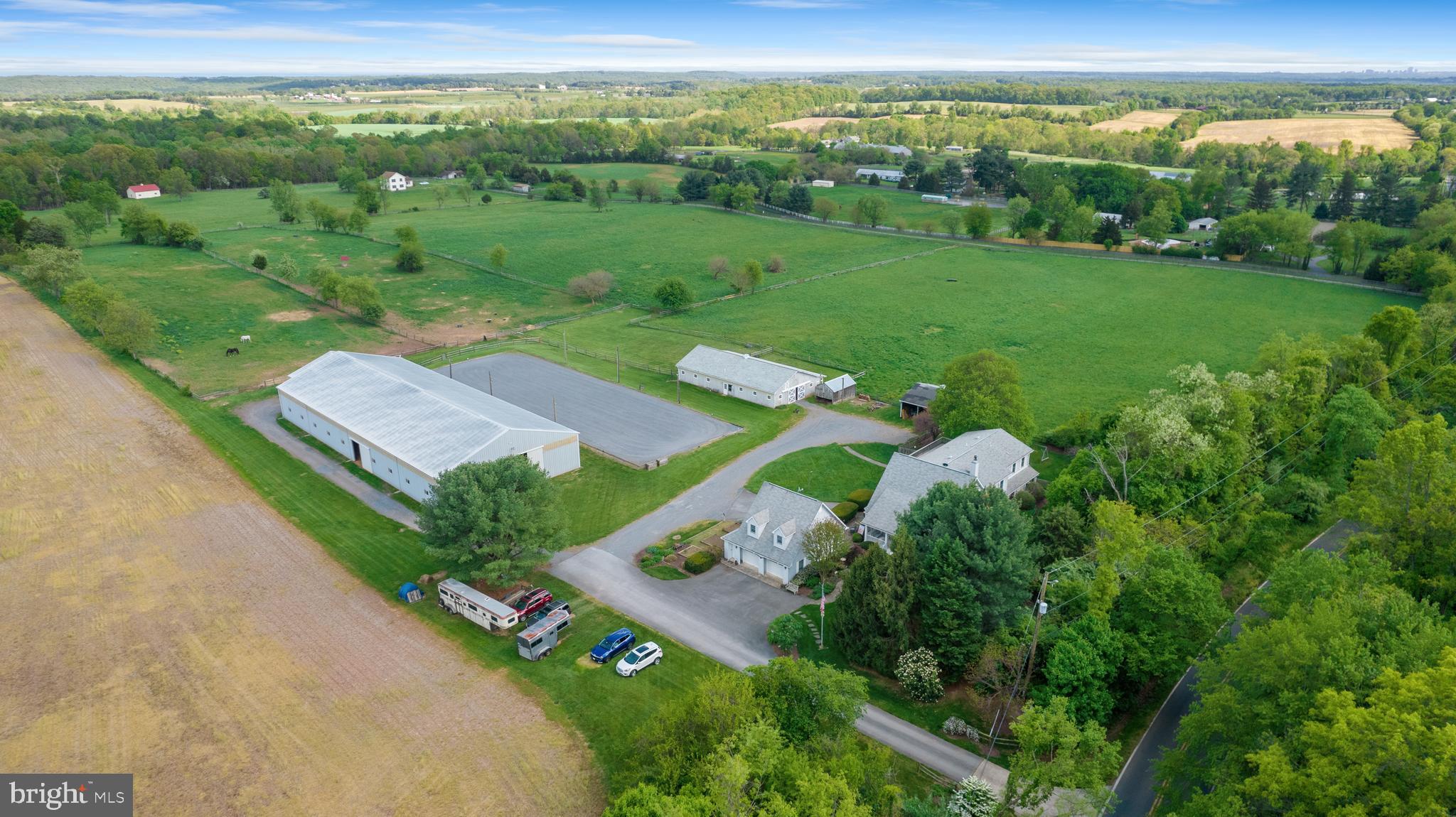 POOLESVILLE OUTSIDE - Residential