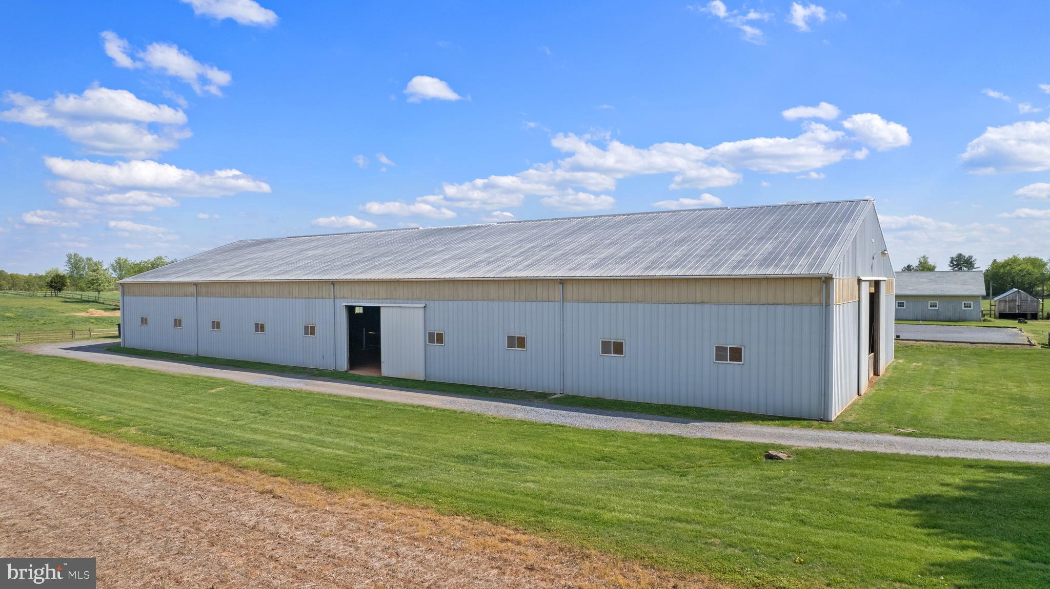 POOLESVILLE OUTSIDE - Residential