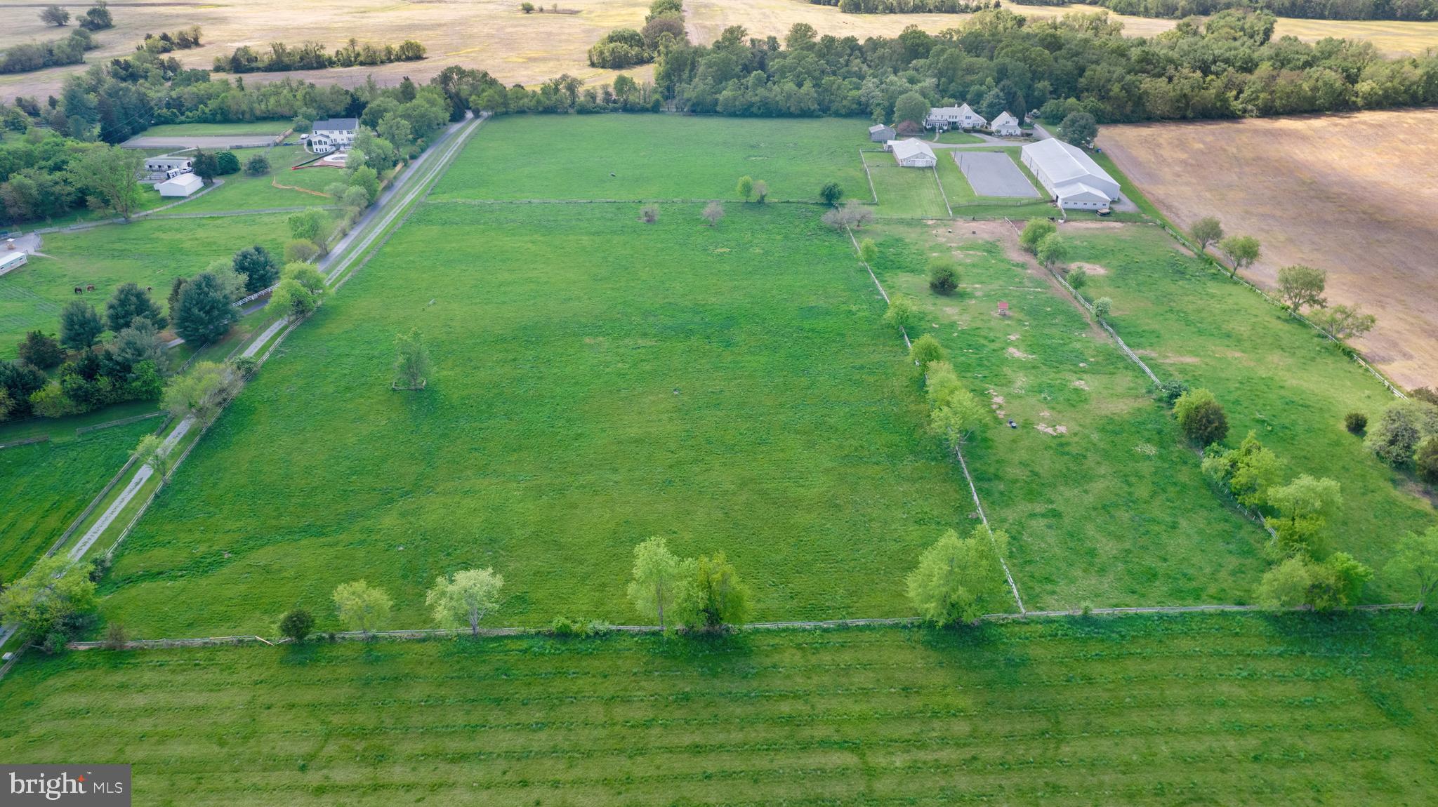 POOLESVILLE OUTSIDE - Residential