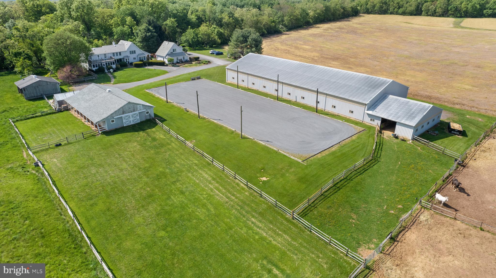 POOLESVILLE OUTSIDE - Residential