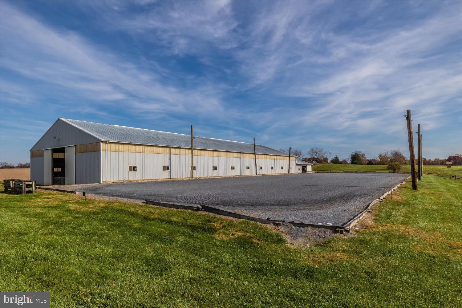 POOLESVILLE OUTSIDE - Residential