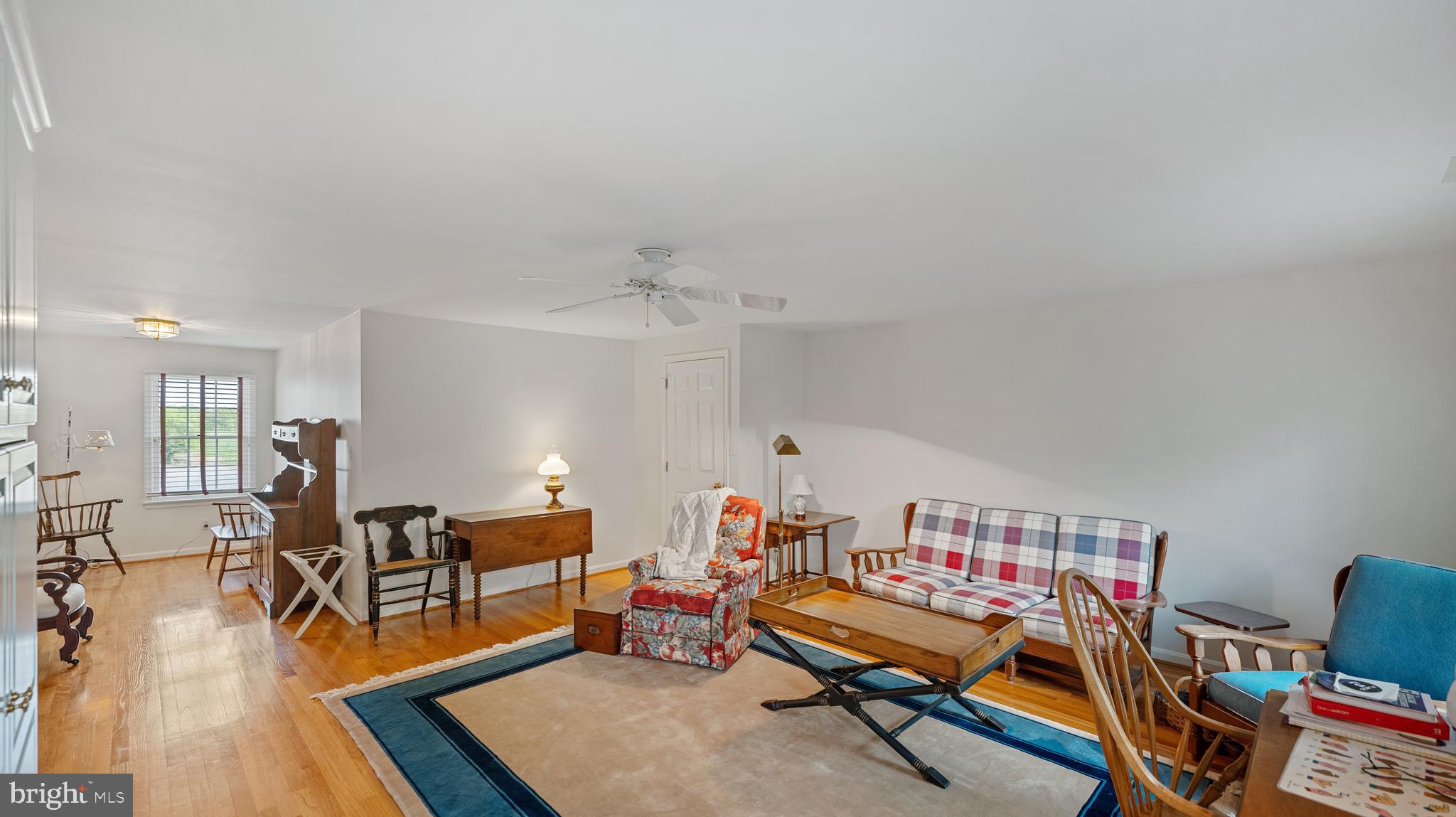 POOLESVILLE OUTSIDE - Residential