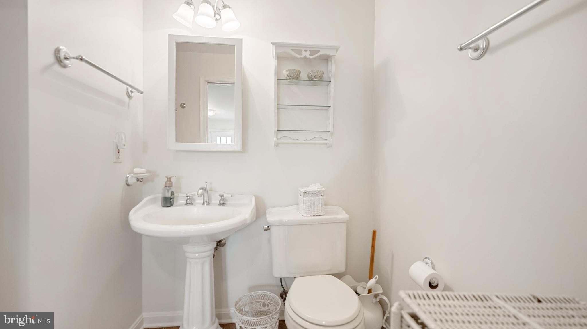 POOLESVILLE OUTSIDE - Residential