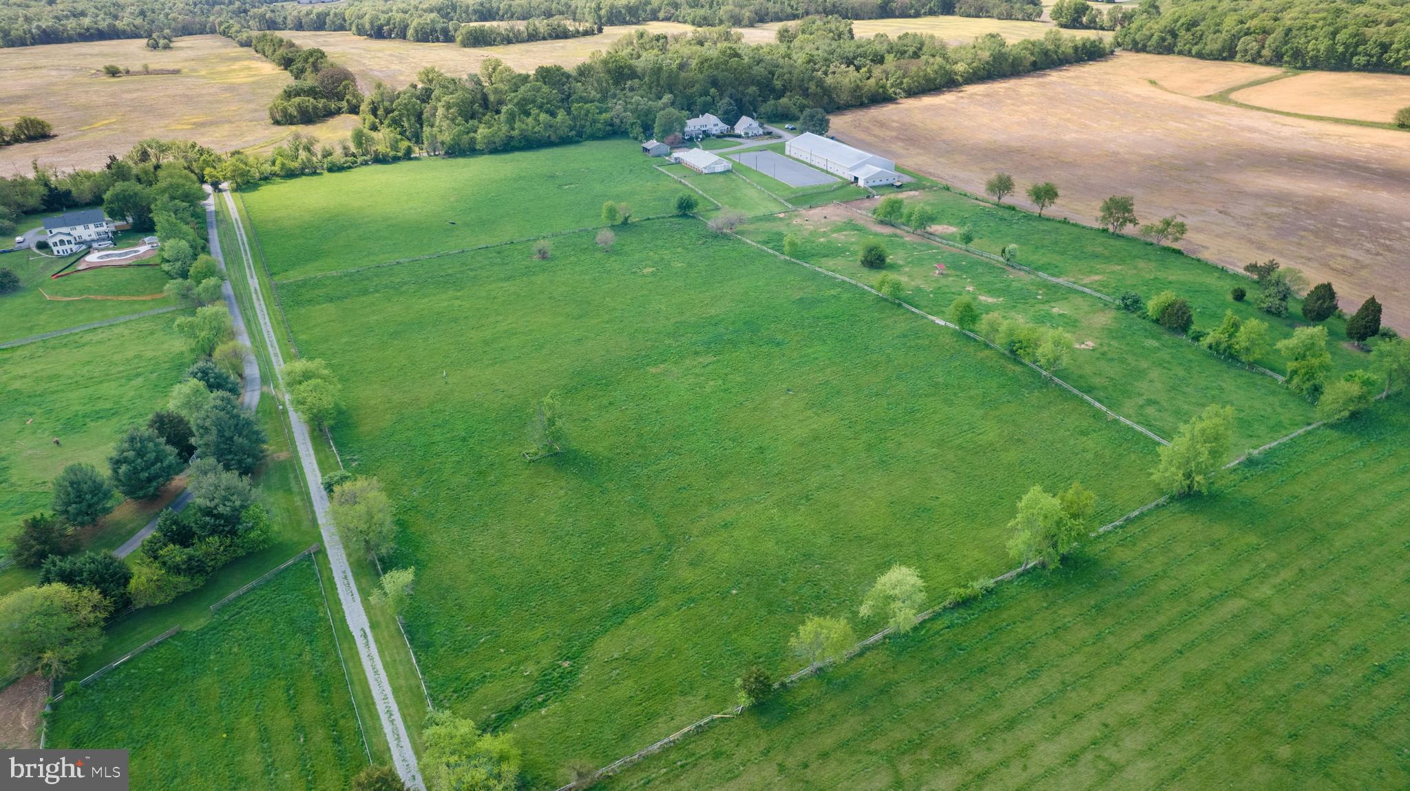 POOLESVILLE OUTSIDE - Residential