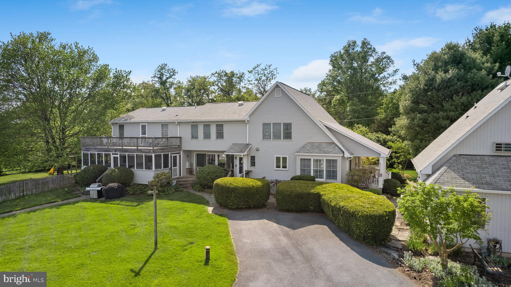 POOLESVILLE OUTSIDE - Residential