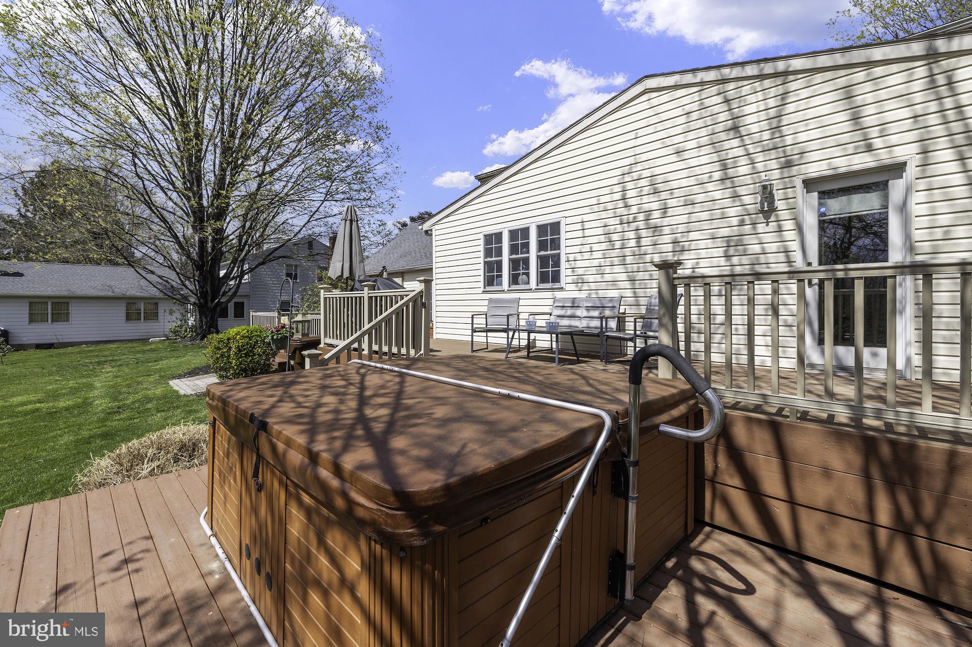 TWIN OAKS - Residential