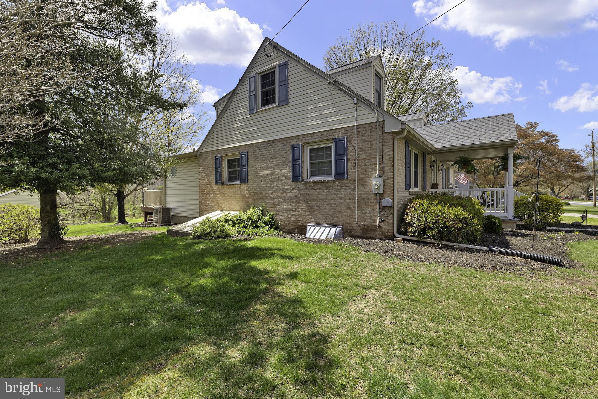 TWIN OAKS - Residential