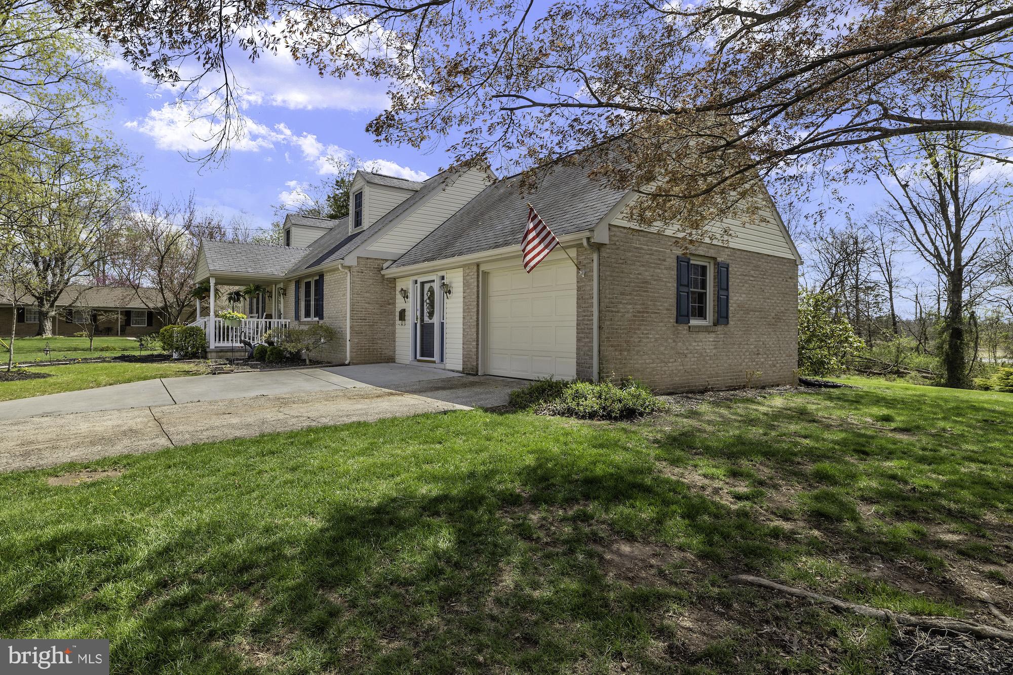 TWIN OAKS - Residential