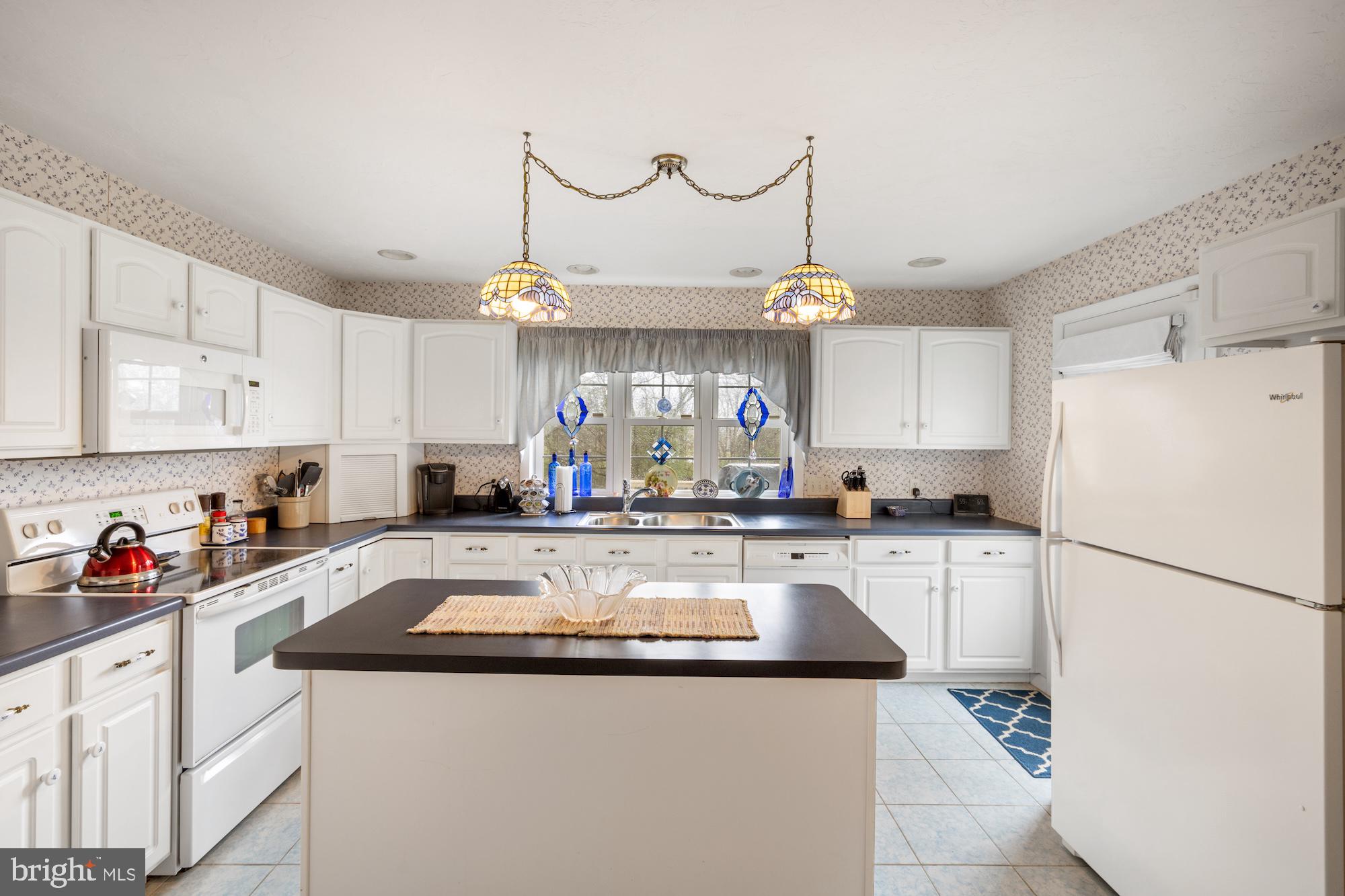 TWIN OAKS - Residential