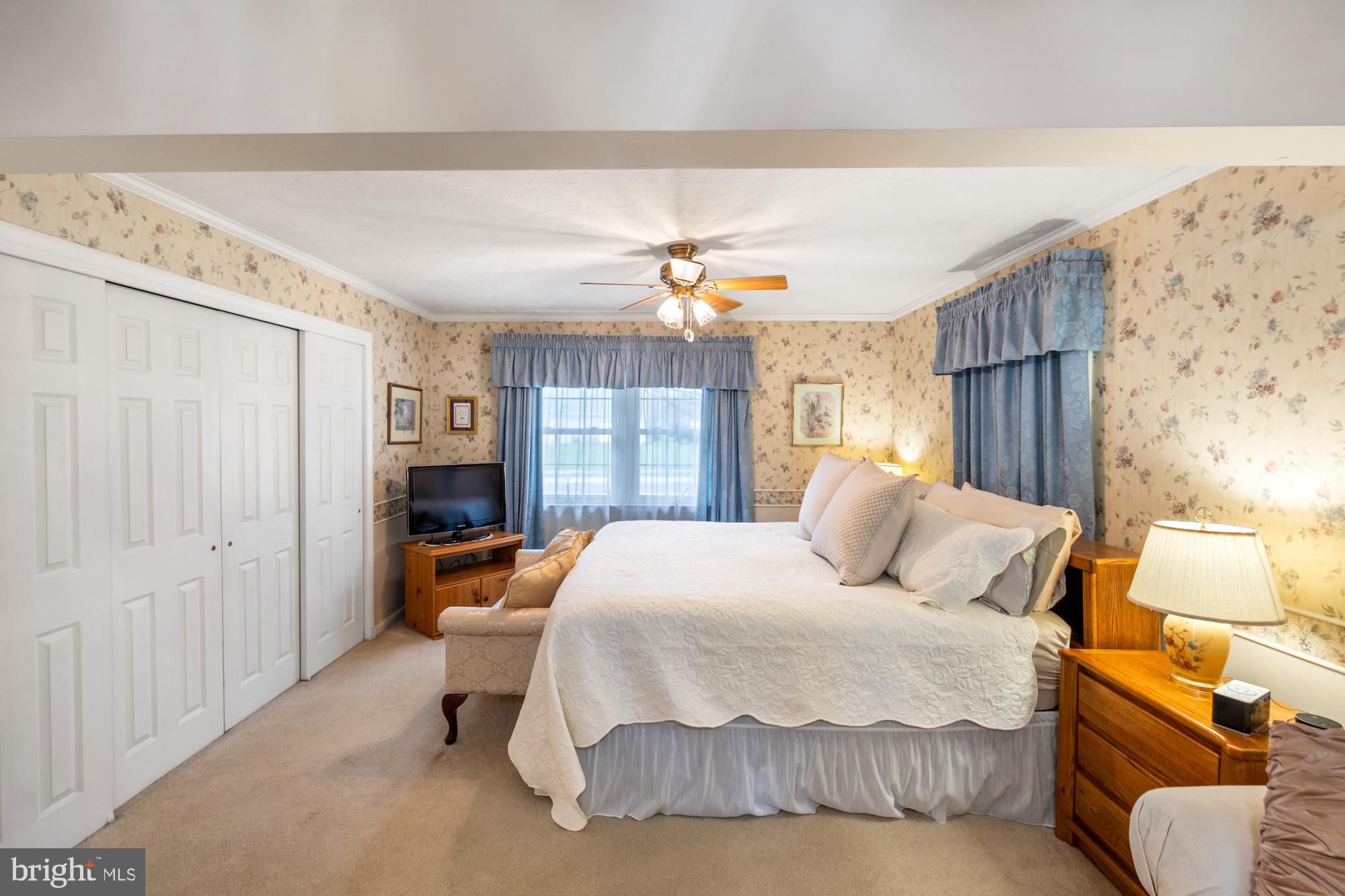 TWIN OAKS - Residential