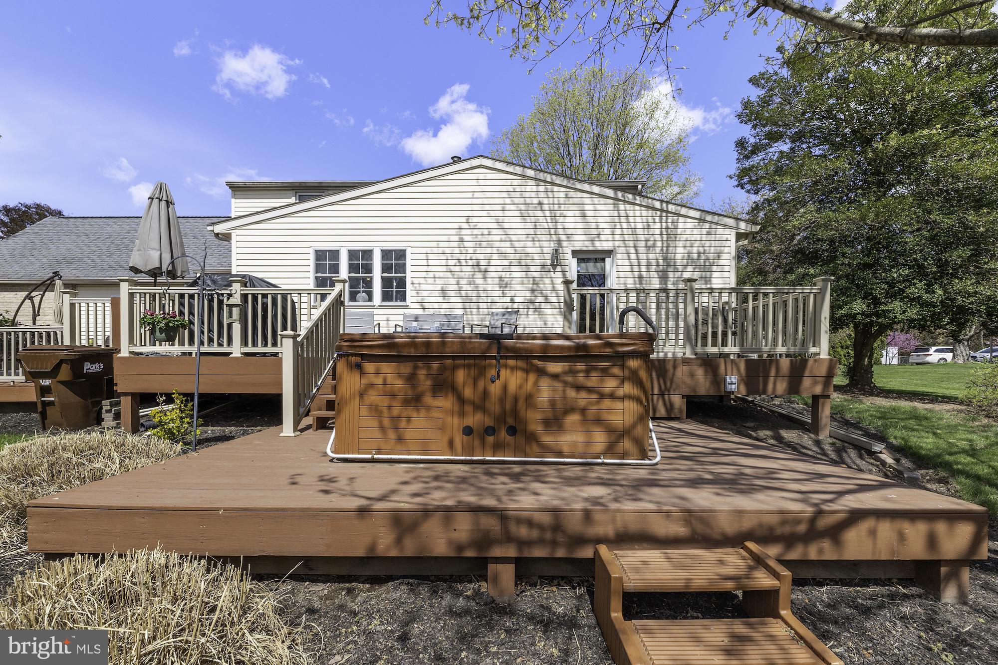 TWIN OAKS - Residential