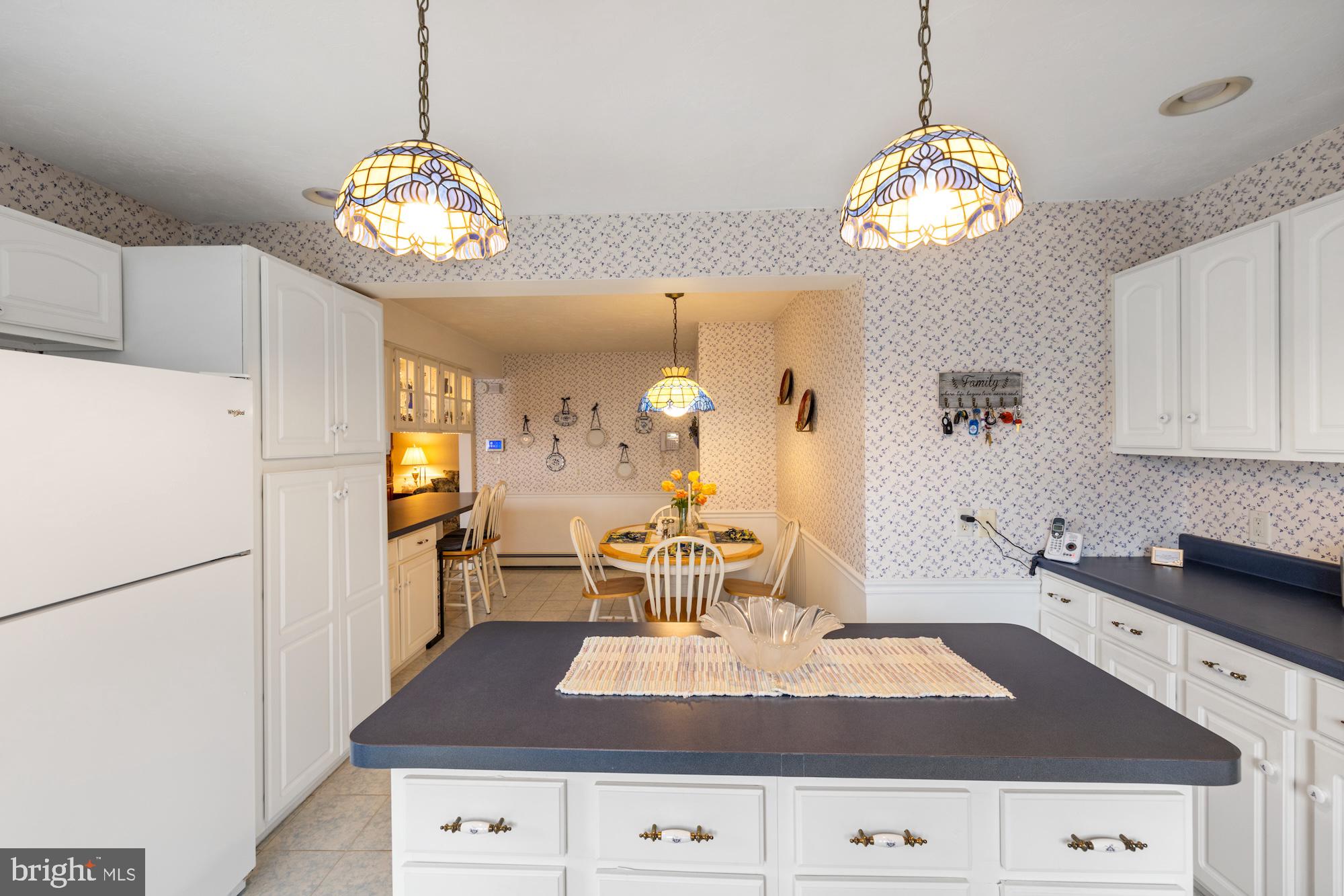 TWIN OAKS - Residential