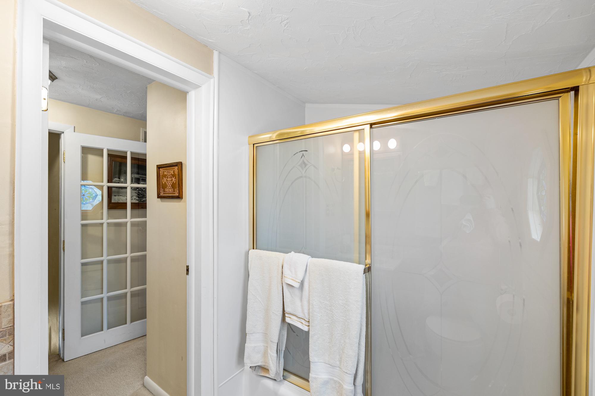 TWIN OAKS - Residential