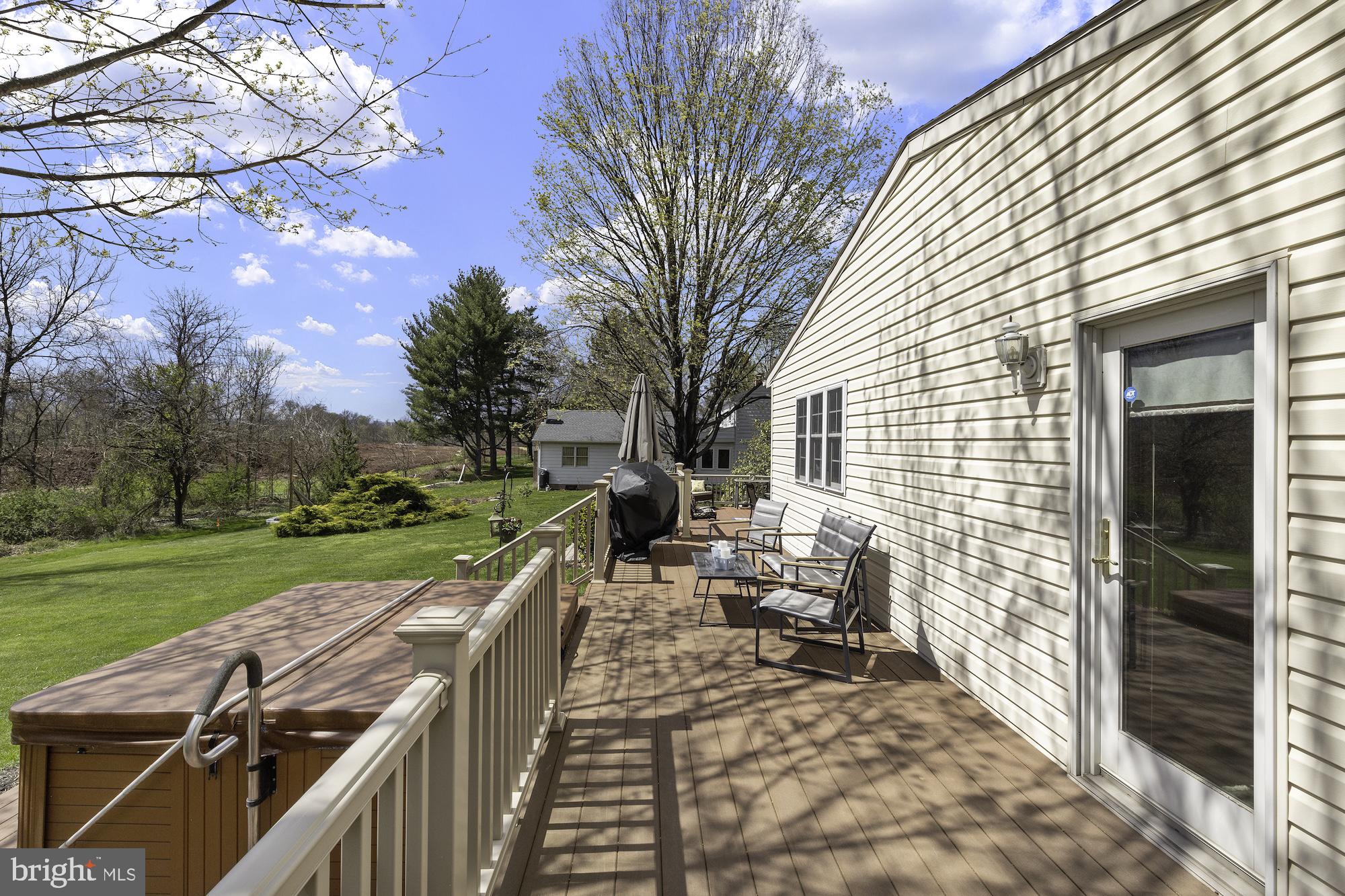 TWIN OAKS - Residential