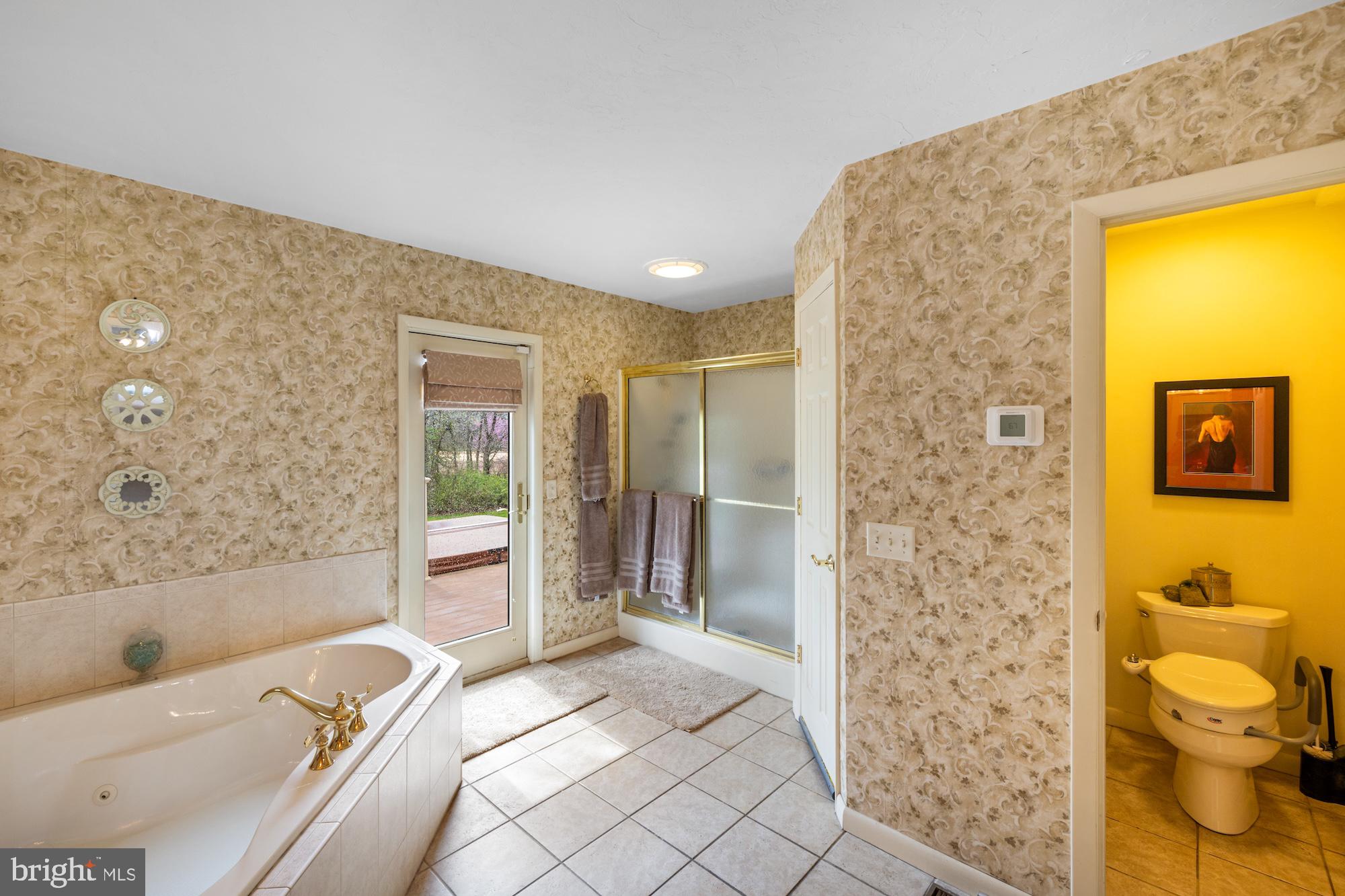 TWIN OAKS - Residential