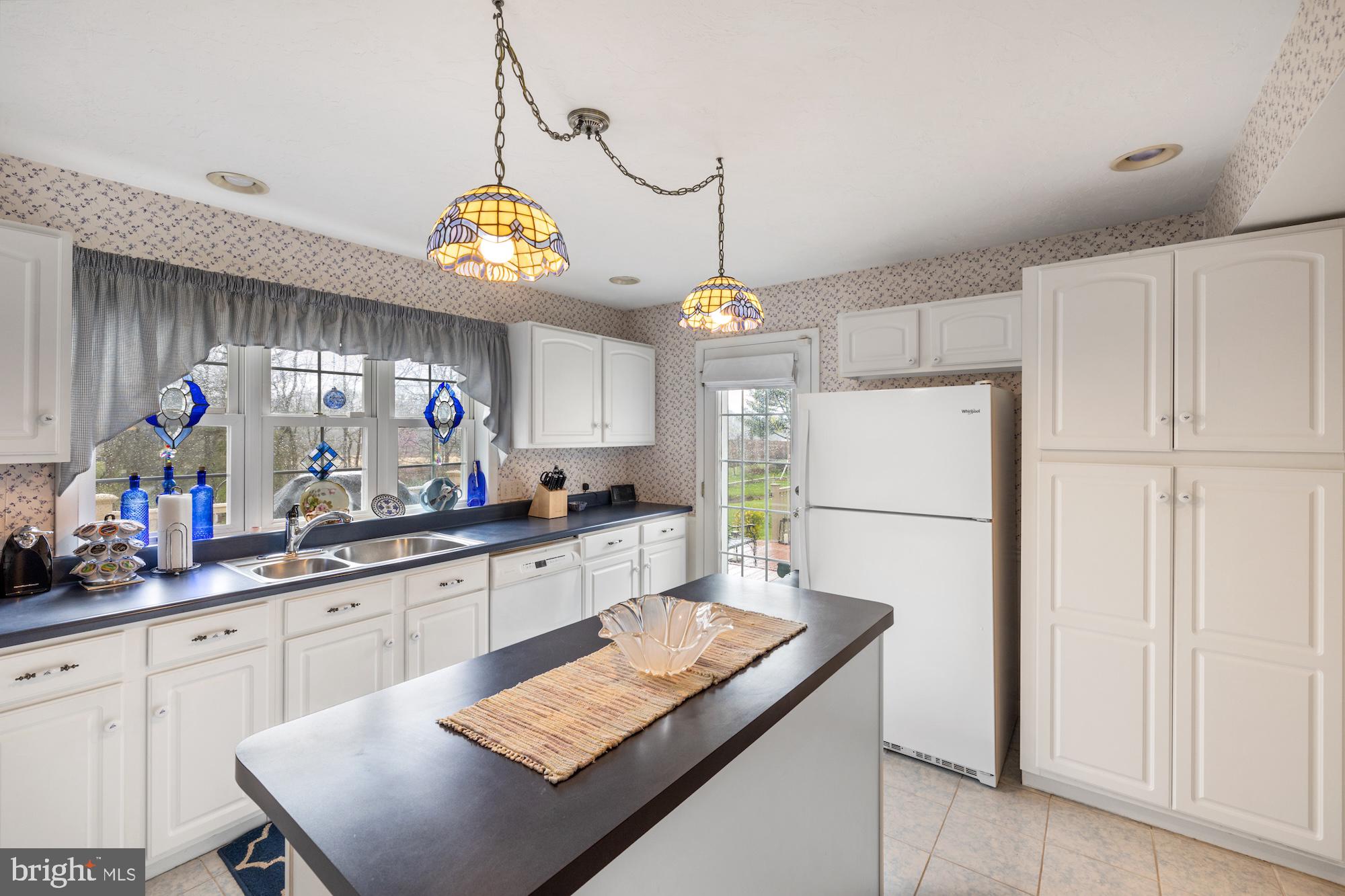 TWIN OAKS - Residential