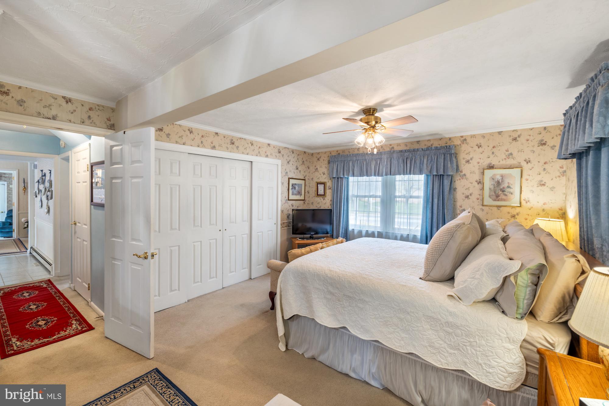 TWIN OAKS - Residential